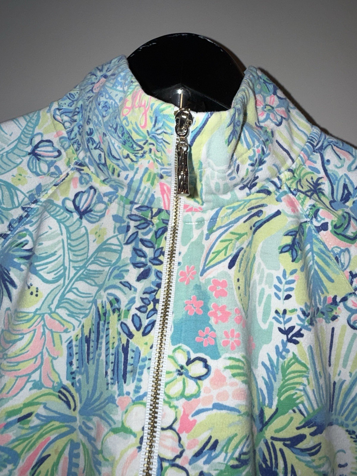 Lilly Pulitzer “Lilly’s House” print half zip pullover, sz S, see description