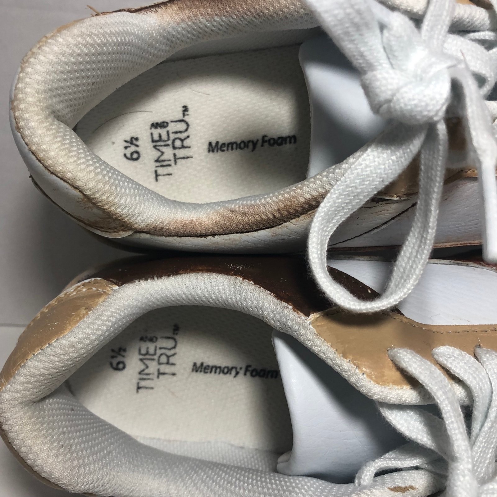 Time and Tru White Memory Foam Sneakers, Girls Size 6.5