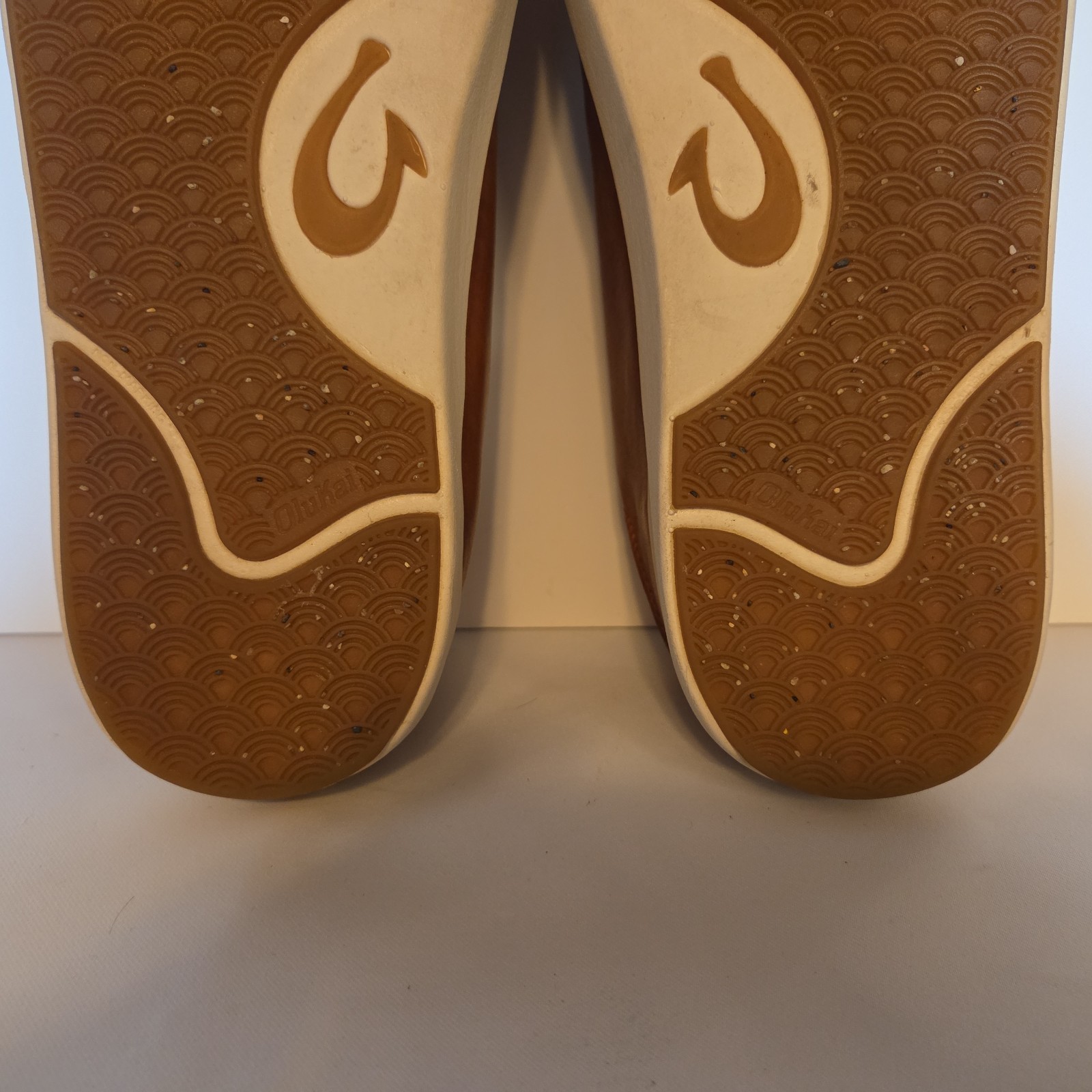 OluKai Lae‘ahi Li ‘Ili Men’s Leather Sneakers Brown Waterproof Shoes Sz 11 EU44