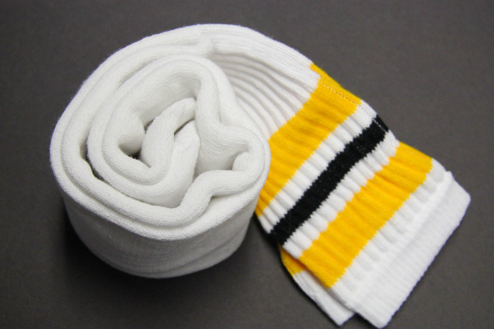 1 pairs 24 INCH LONG TUBE SOCKS WHITE STRIP MEN’S & WOMEN’S CREW BOOTS KNEE HIGH