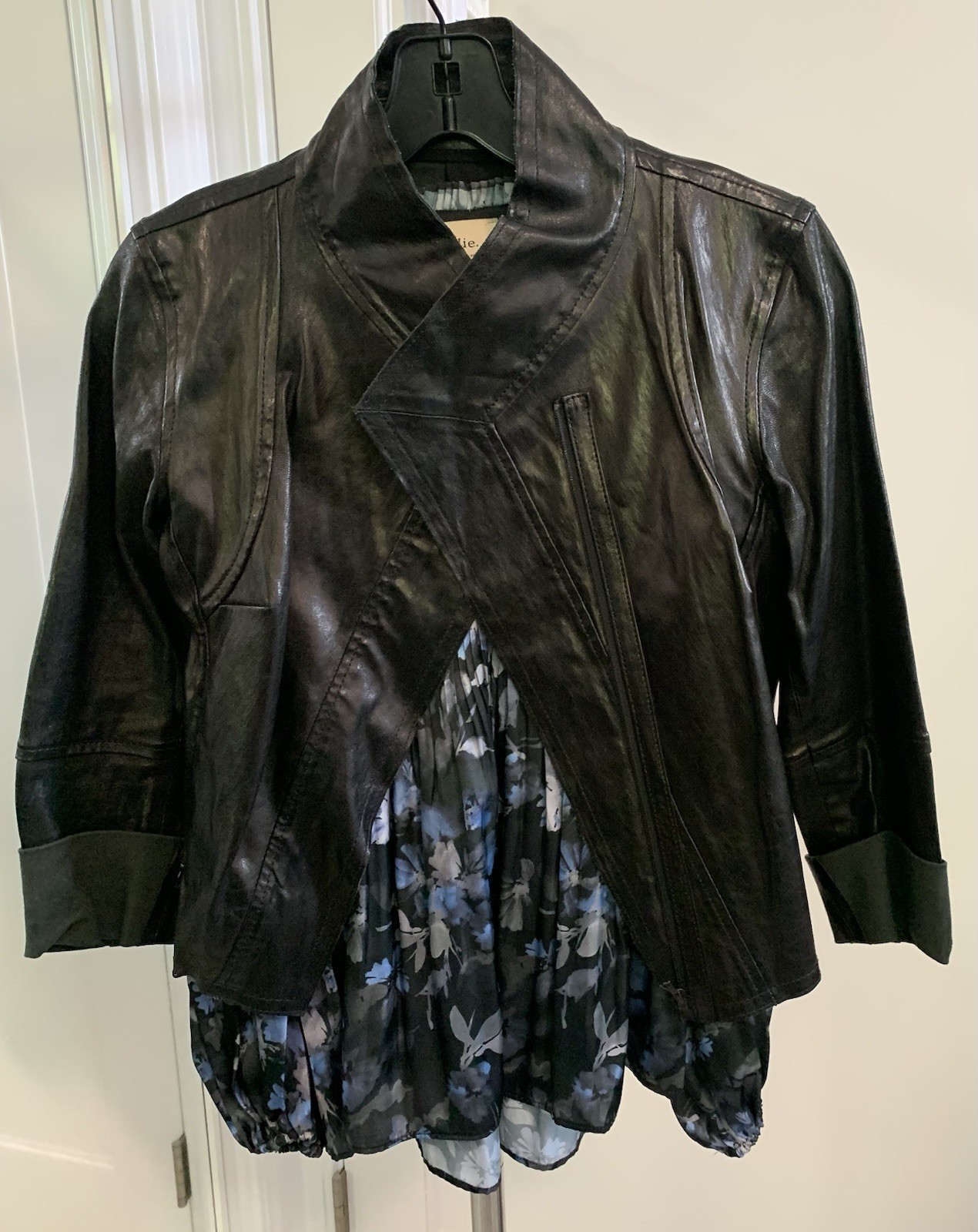 Ellie Tahari Top Stretchy XS -Dress Up Or Down (can Fit Up To Medium)