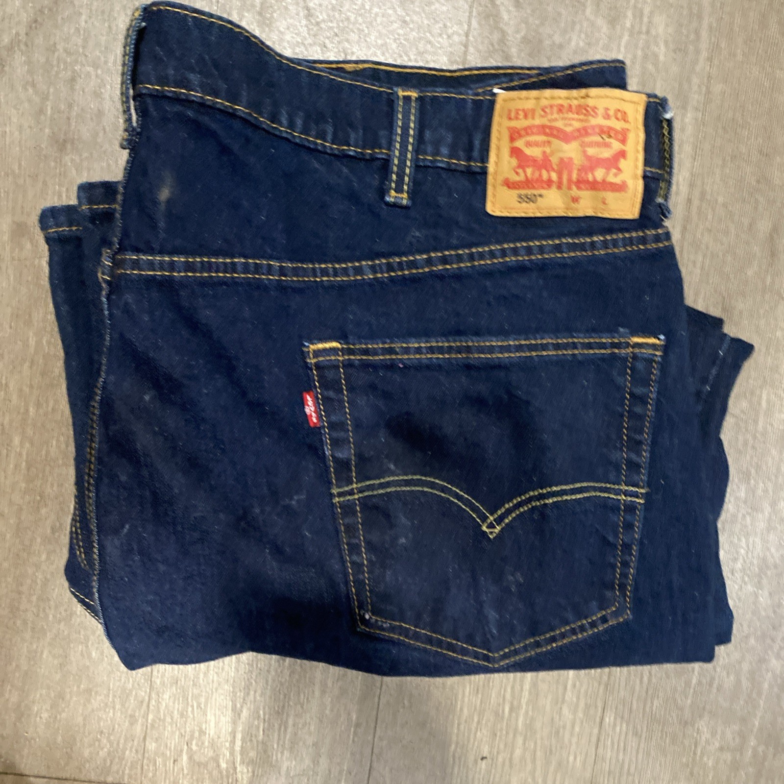 Levi’s 550 Size 48×28 Medium Wash Relaxed Fit Jeans – EUC
