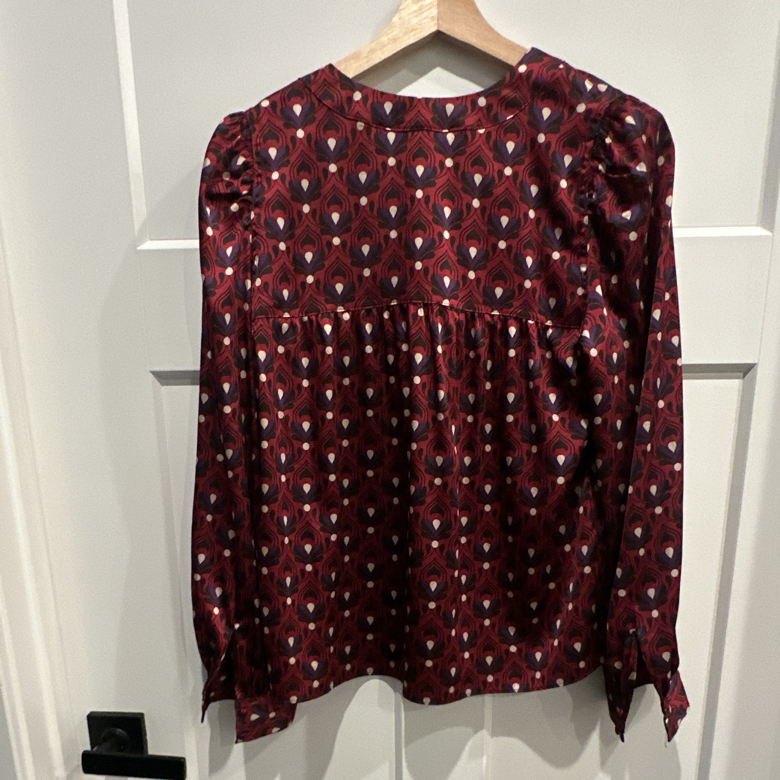 White House Black Market Women’s S Geometric Round Neck Puff Sleeve Blouse