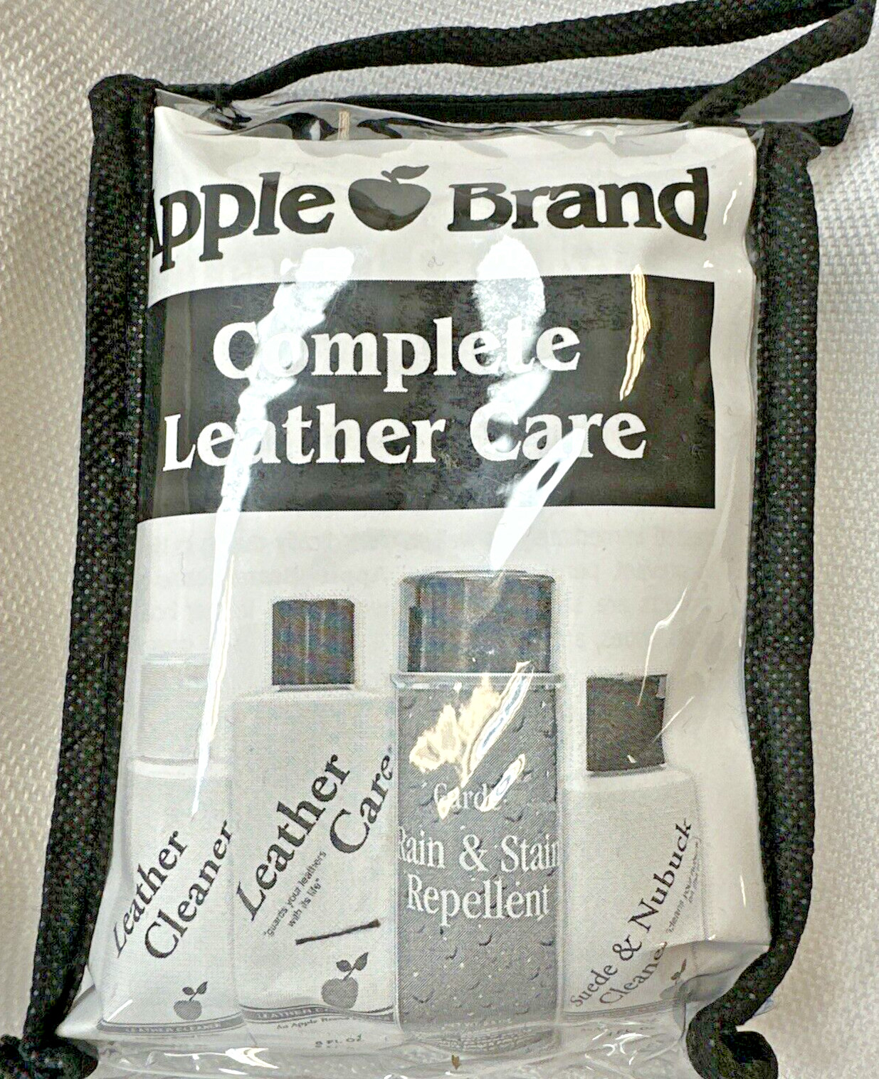 Apple Brand Leather Care Kit 4 oz Cleaner & 4 oz Conditioner + Cleaning Cloth