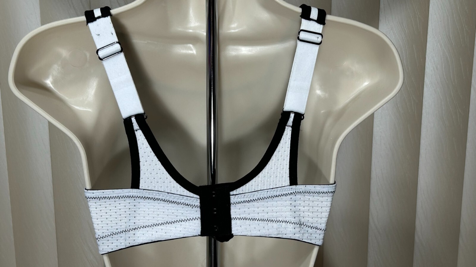 Glamorise Sports Bra 32B Underwire High Support Custom Control Black White 9166