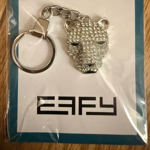 Effy Sparkly Leopard Head Keychain – Brand New ✨