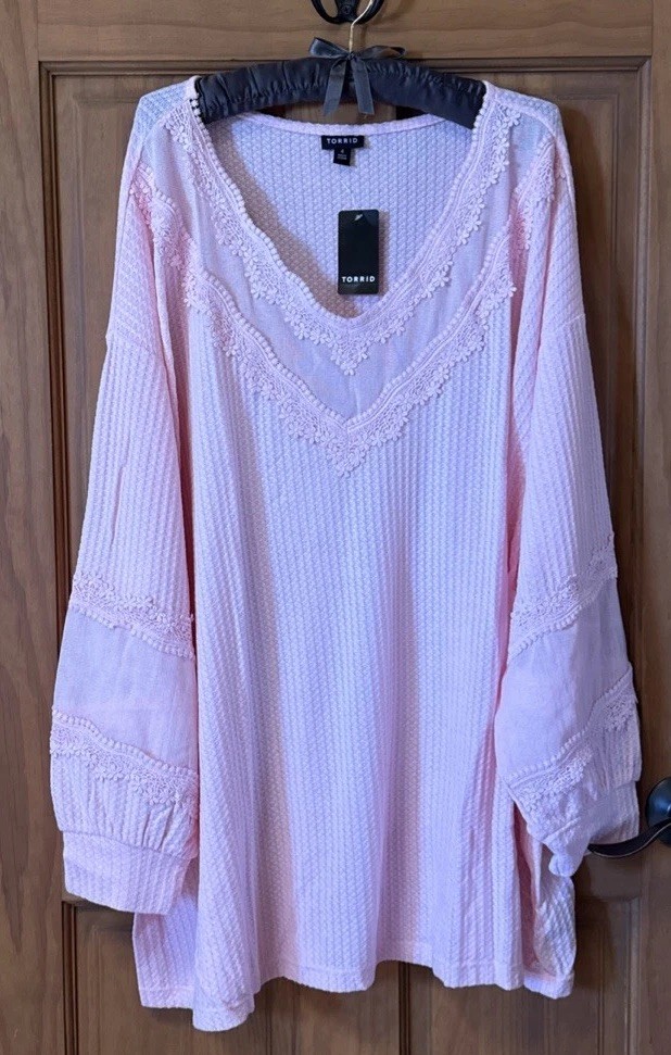 TORRID SWEATER LONG SLEEVE LACE V NECK SWEATSHIRT 4 4X 4XL 26 NEW