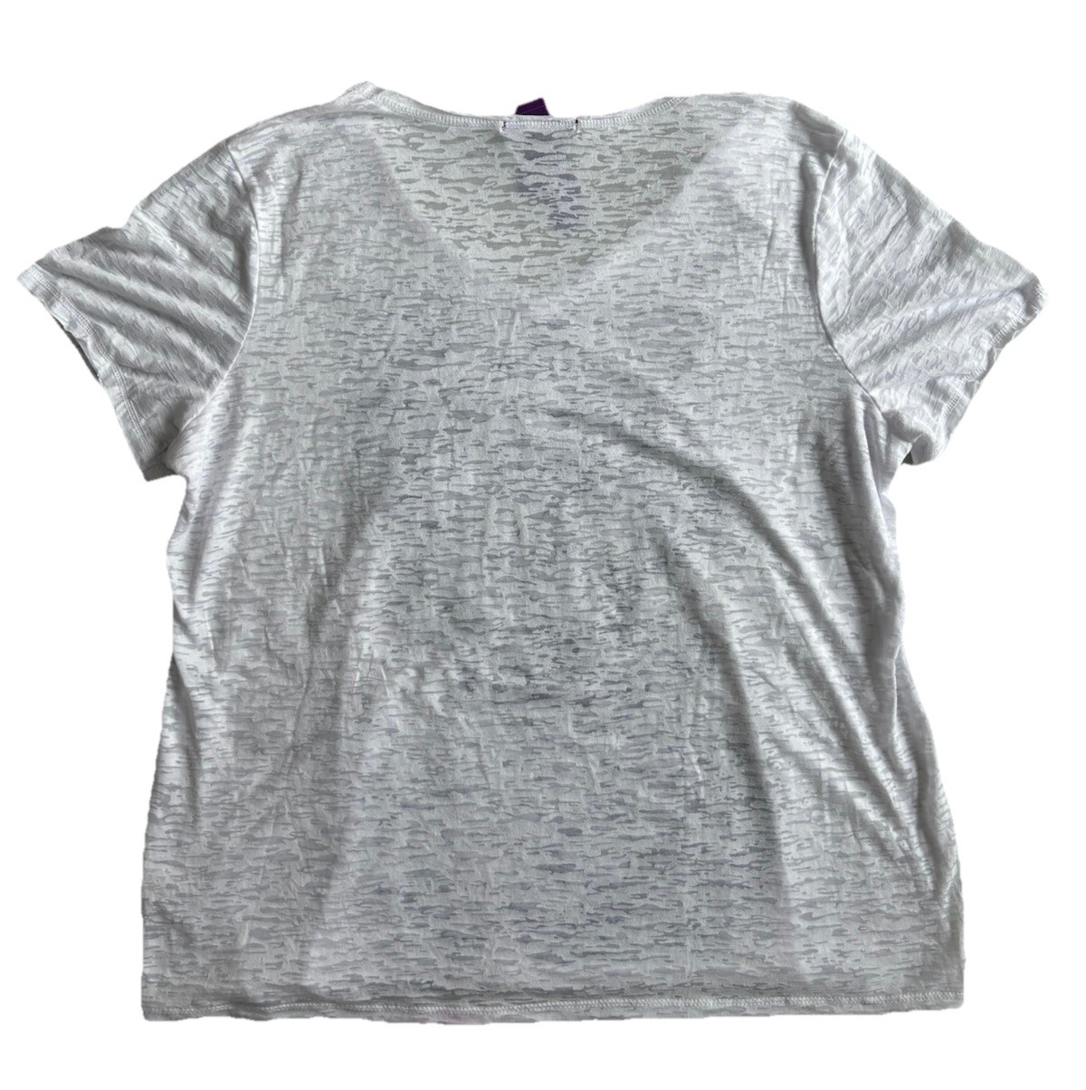 Beverly Drive Women’s Y2K 3X Plus White Knit V-Neck Tee Butterfly Graphic Beaded