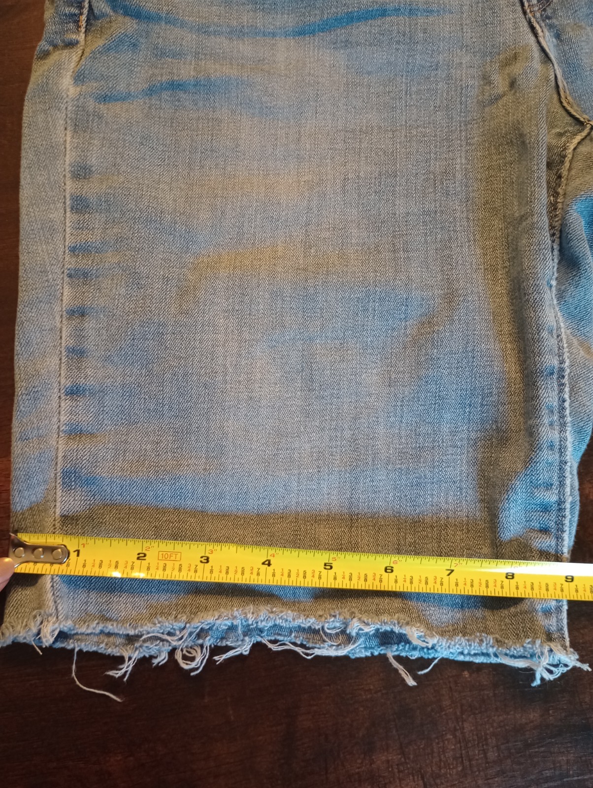 Levi’s Cut Off Bermuda Shorts Women’s Size 4/27 Light Wash Stretchy Comfortable