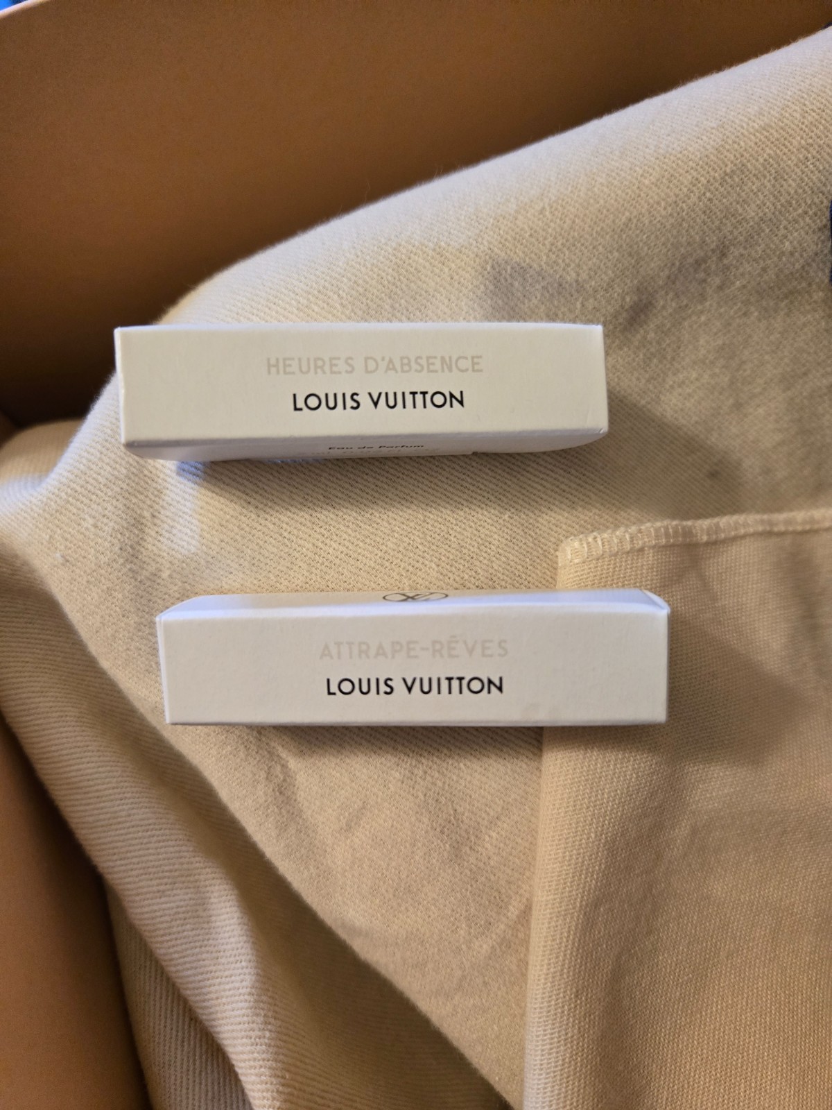 New Louis Vuitton Neo Noe MM in dove/cream color