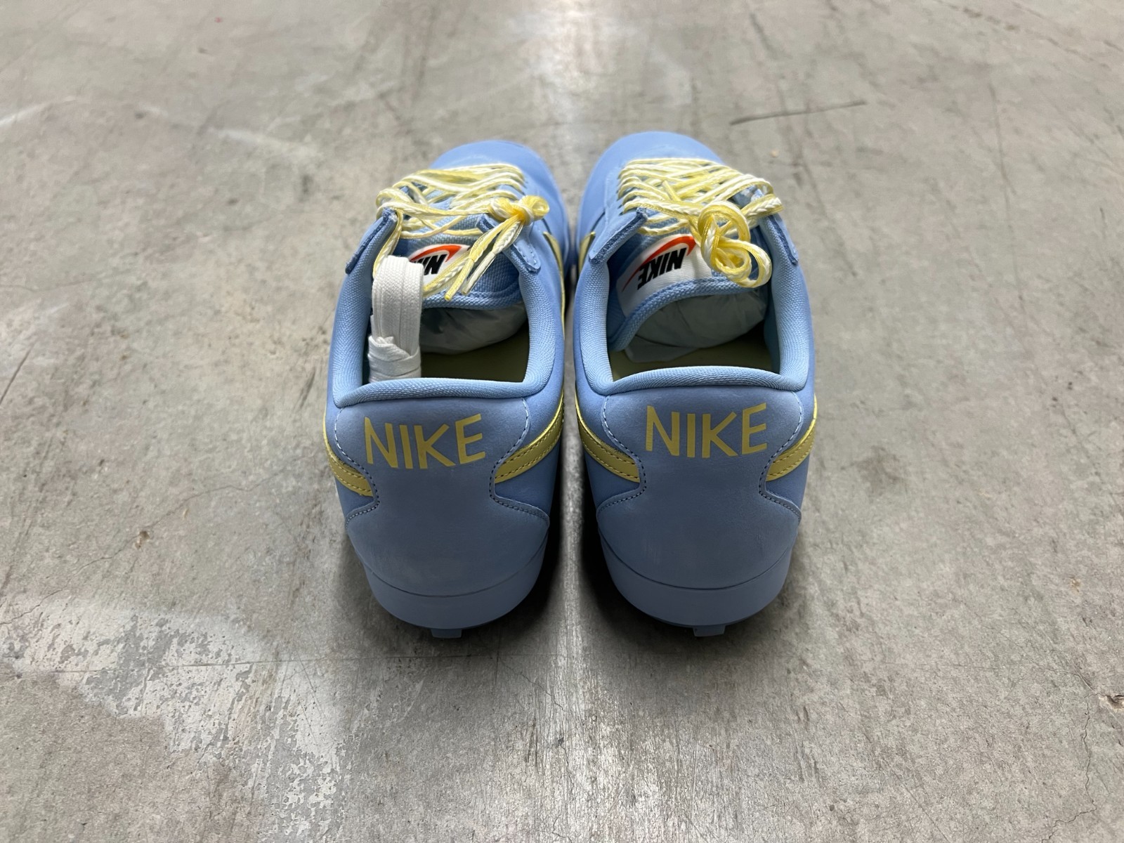 Nike Astrograbber QS Men’s Aluminum Soft Yellow IH2341 400 – New
