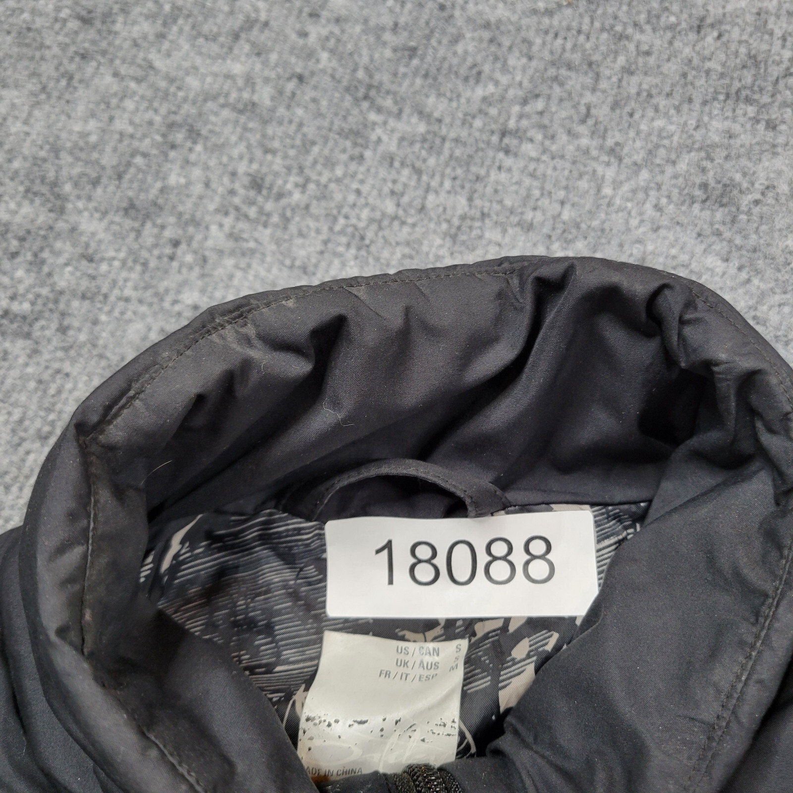 Oakley Jacket Womens Small Black Zip Winter Coat Insulated Pockets Outdoor READ*