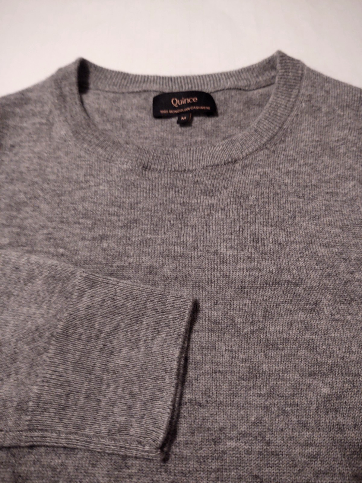 QUINCE Women’s Round Neck 100% MONGOLIAN Cashmere (M) Gray Long Sleeve Sweater