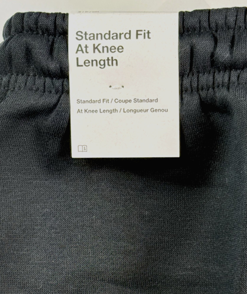 Nike Essential Men’s Club Graphic Fleece Knee Shorts / Black #FN3906-010 / NWT