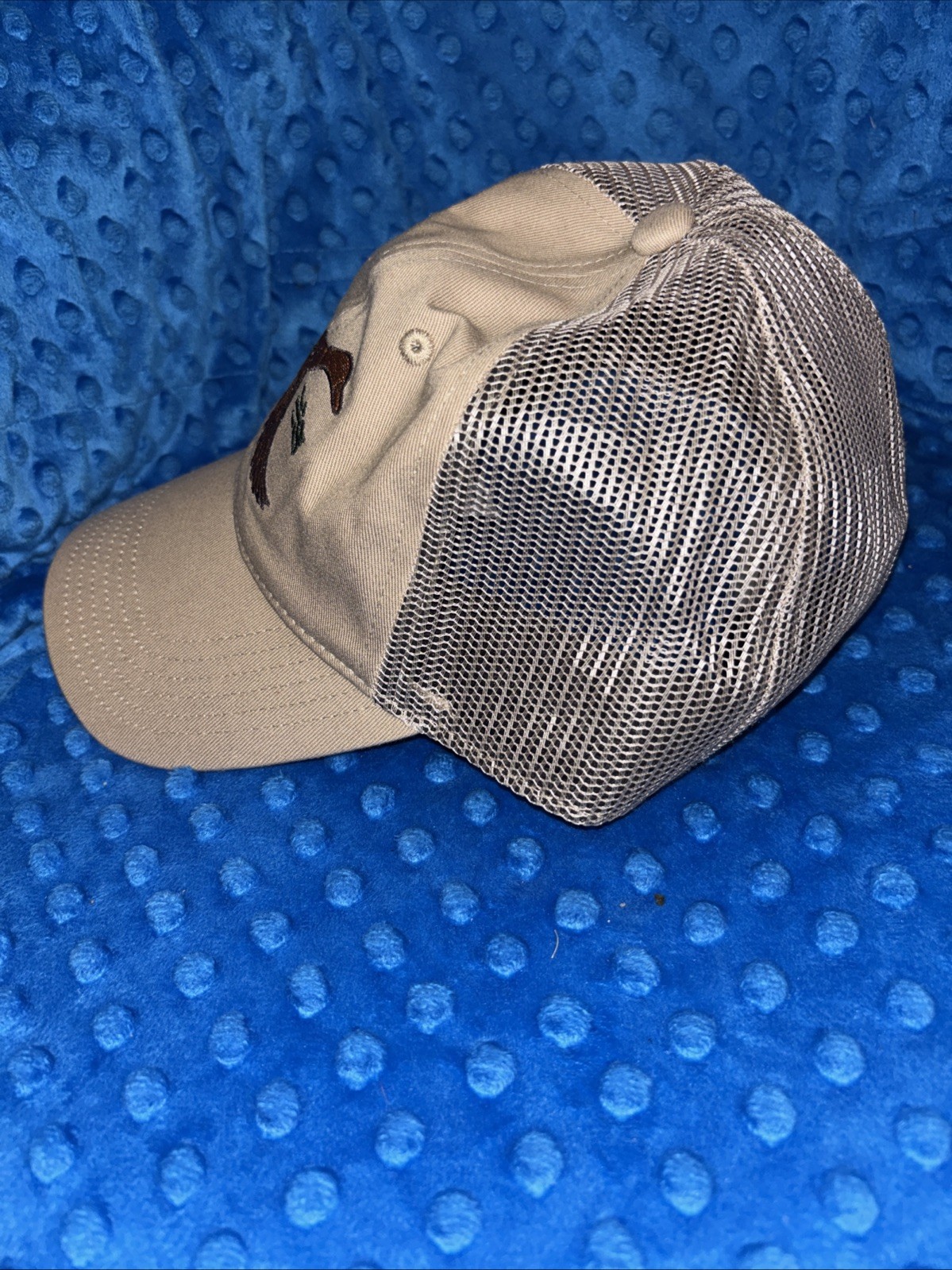 Sitka Gear Men’s EMBROIDERED Greenhead Lo Pro Trucker Cap Sandstone