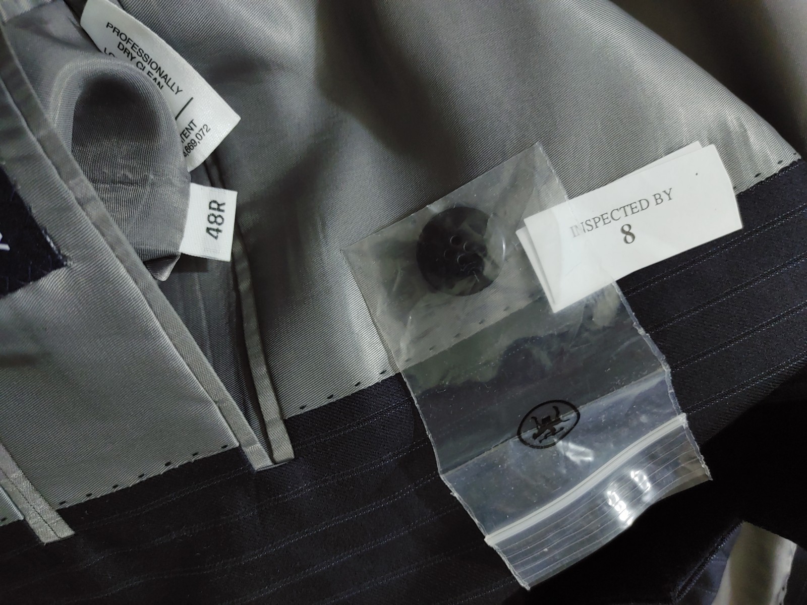 Hart Schaffner & Marx 2 Piece Suit 48/50R Navy Wool 43×28 Pants Chalk Pinstripe