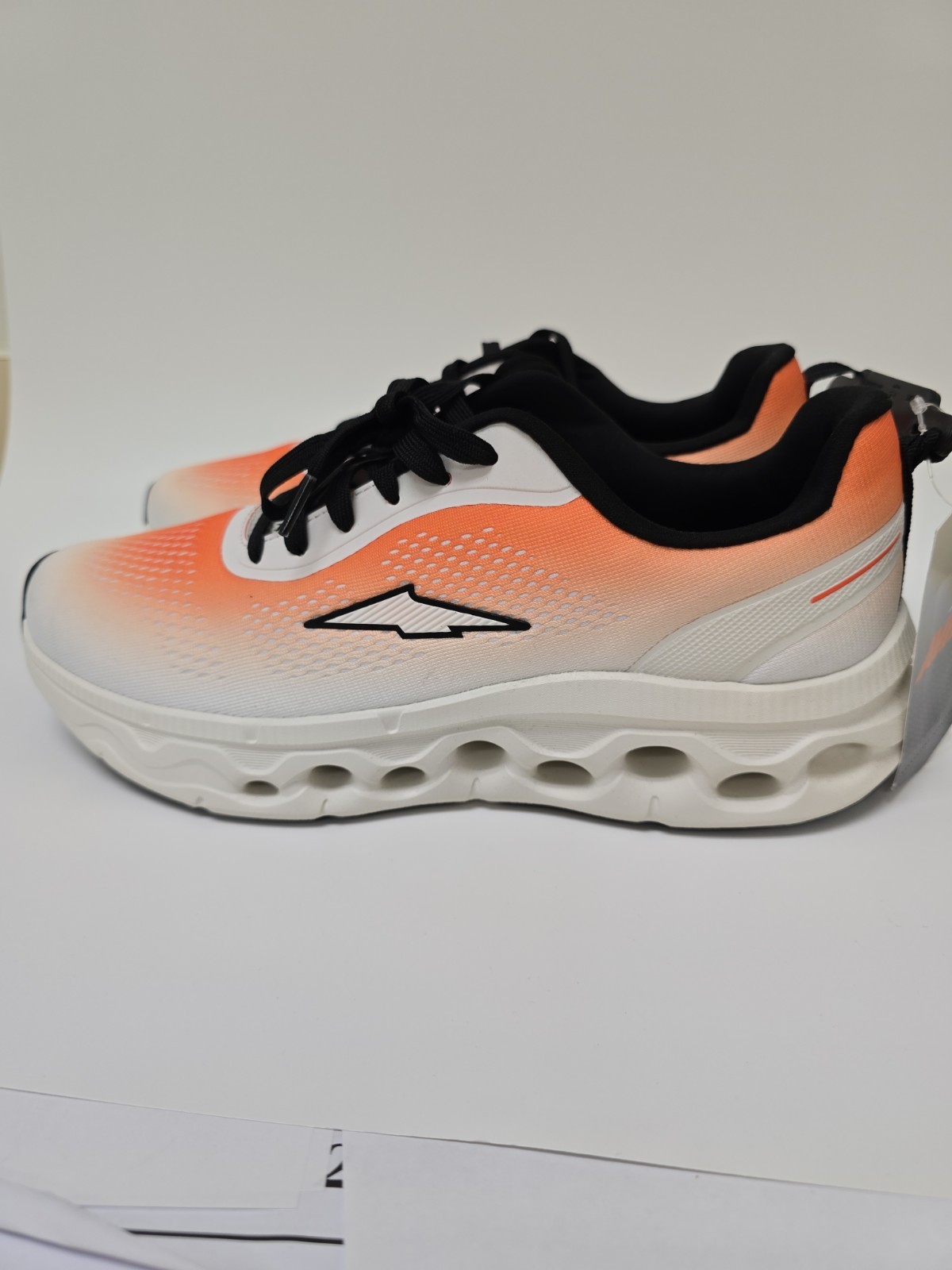 Avia MAV Jumbo Lite Runner Men’s 10 Orange White Sneakers NWT