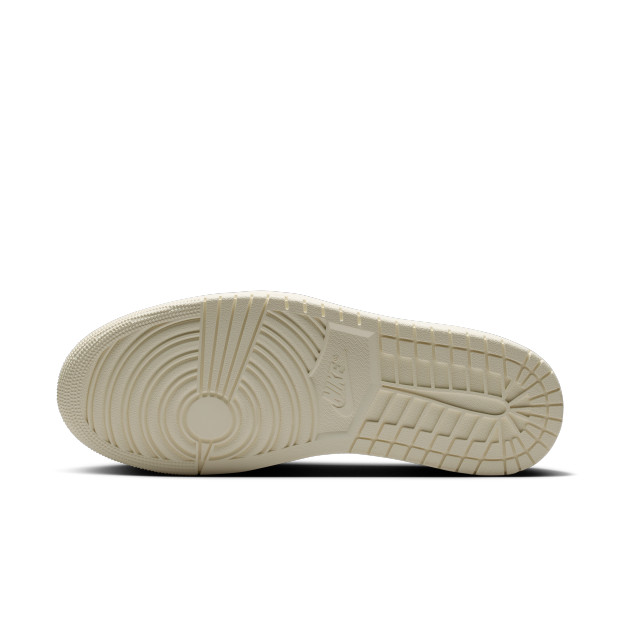 Air Jordan 1 Low OG ‘Sail’ HQ6998-100