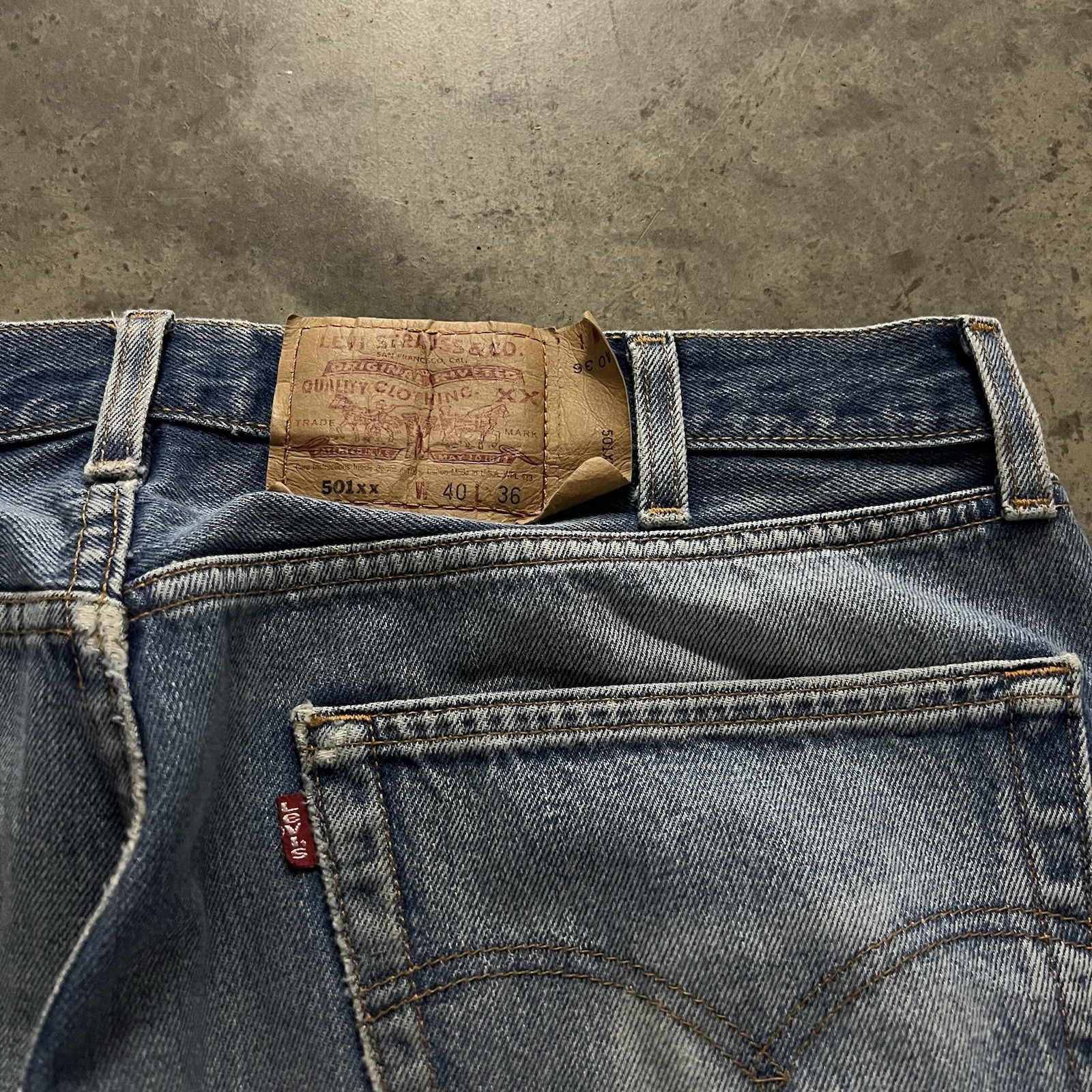 Vintage Levi’s 501XX Jeans 38×33 Made in USA Button Fly Straight Light Denim