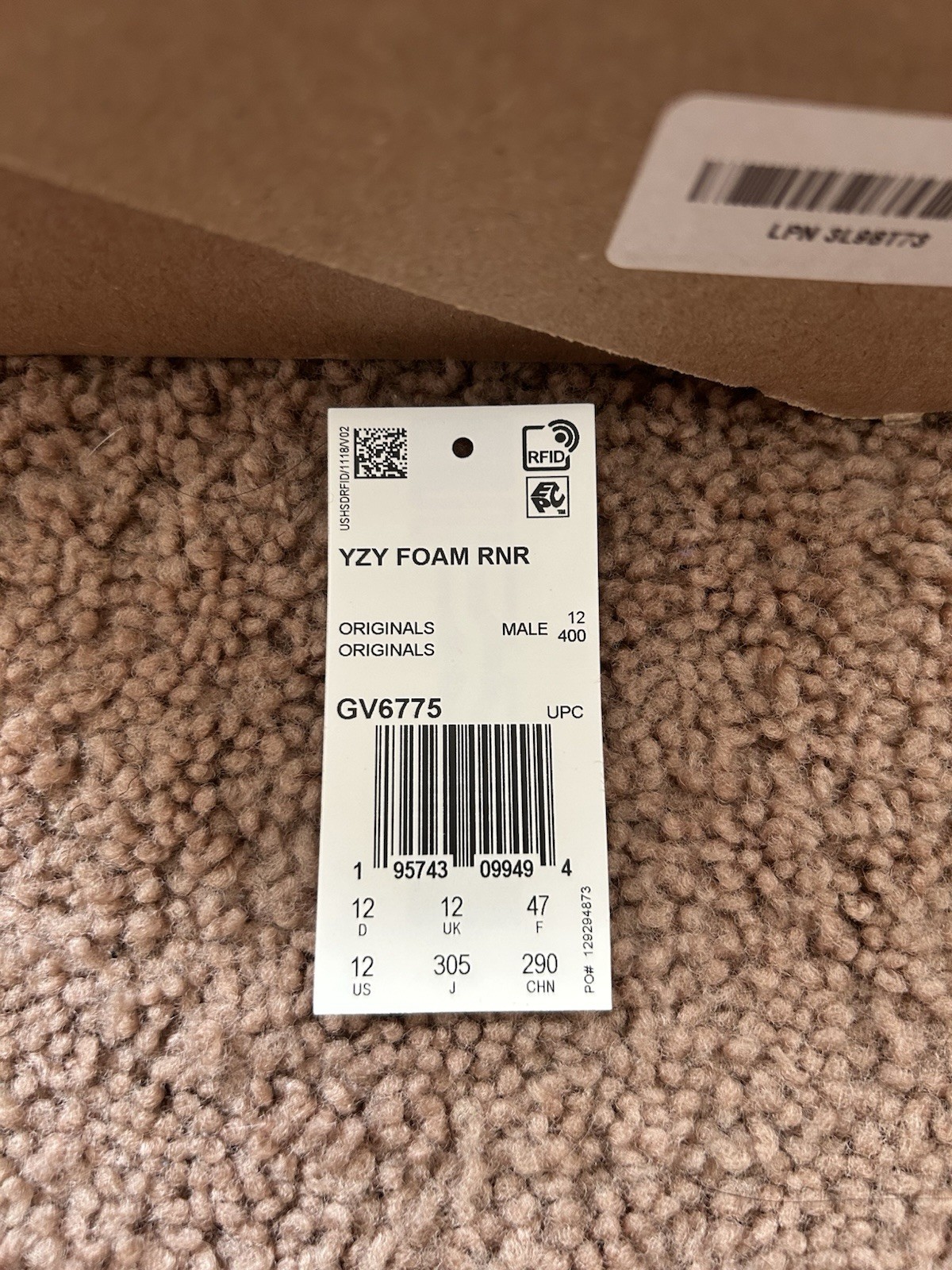 Yeezy Foam RNNRS Sulfur Men’s Size 12, Brand New