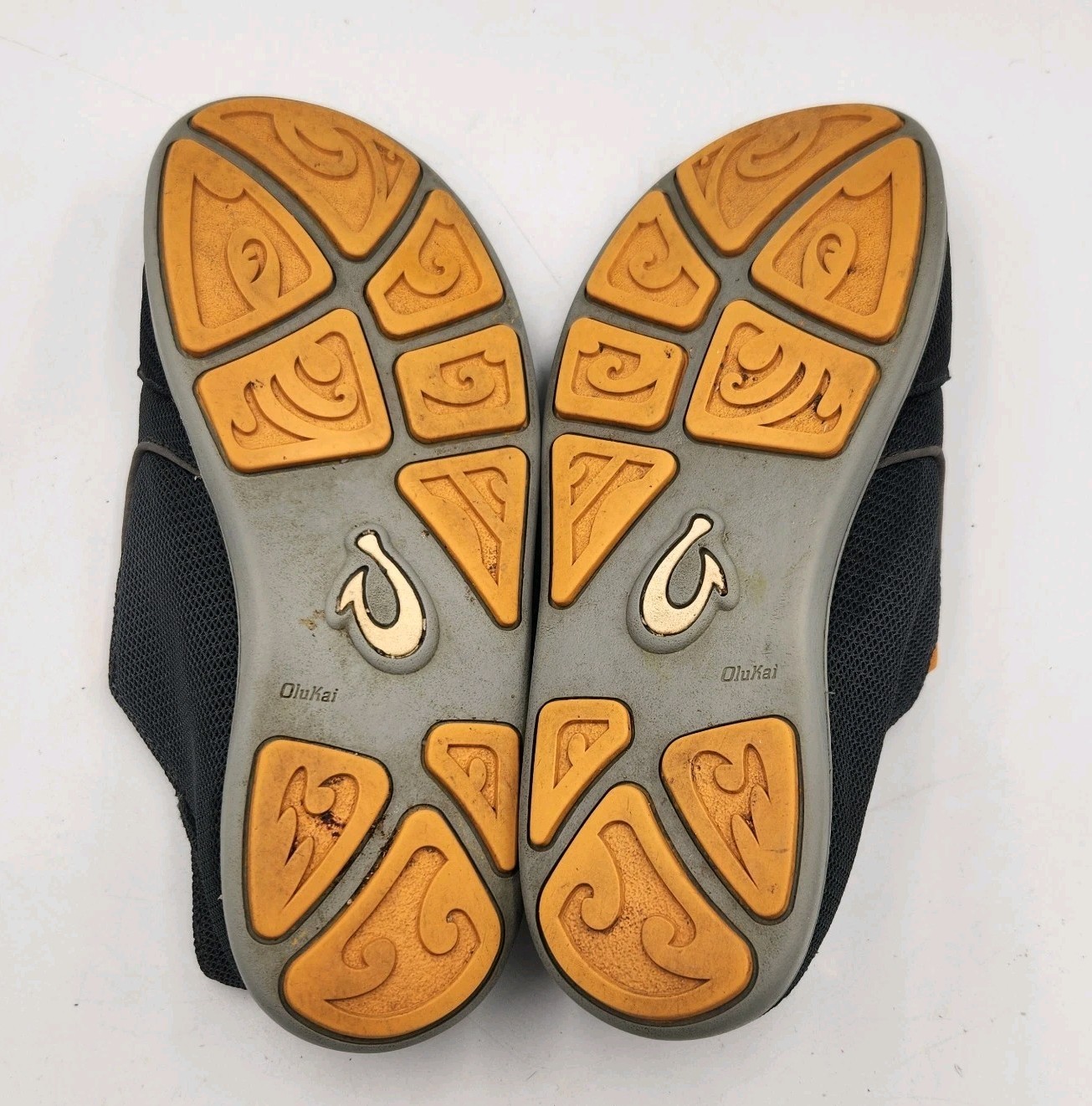 Olukai Nohea Slip On Mesh Shoe Mens 9.5 Charcoal Grey Orange