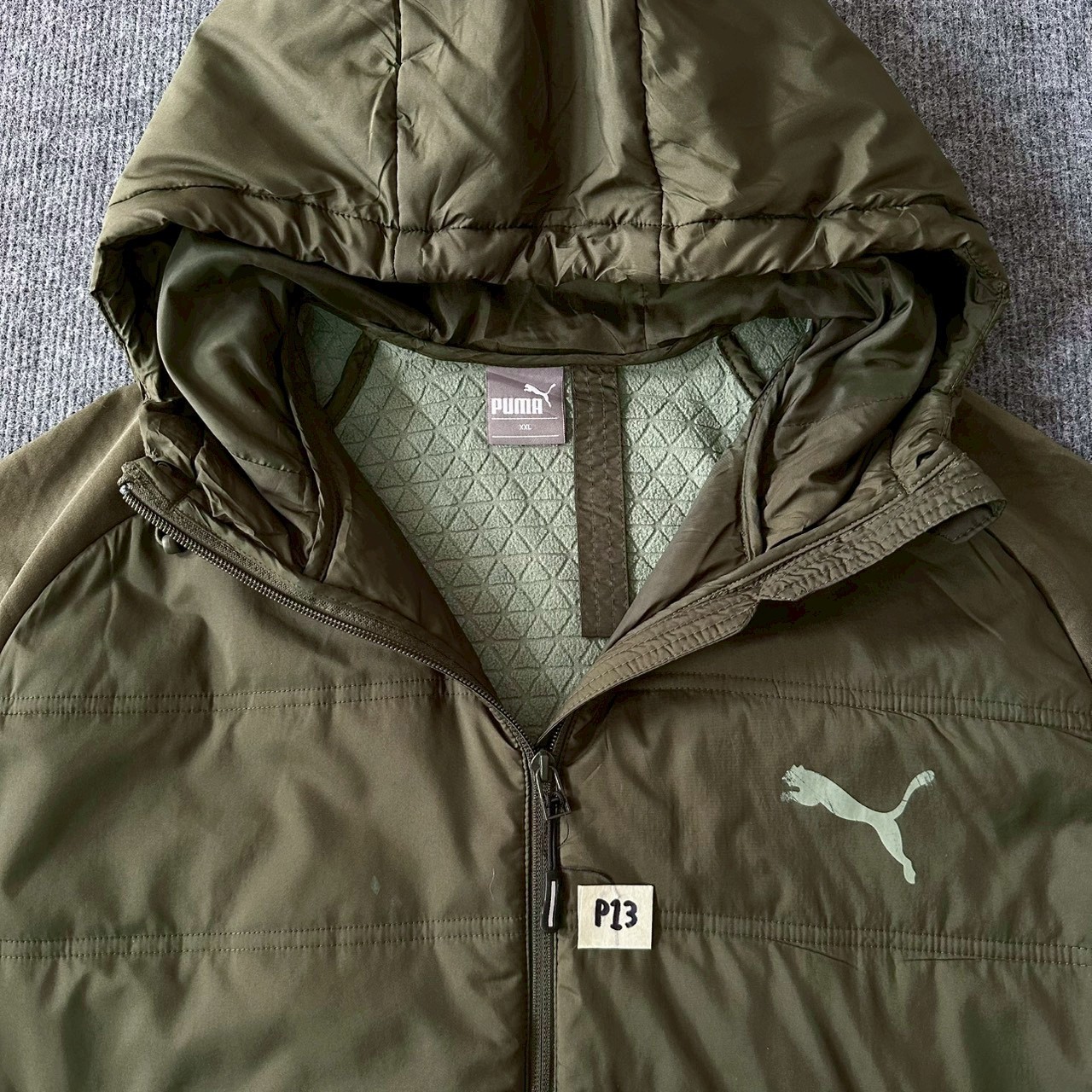 Puma Hooded Jacket / Green / Size XXL / Chest 48″ / Length 28″ / Sleeve 32 / P13