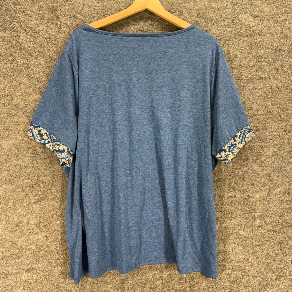 Unbranded T-Shirt Women M Blue Geometric V-Neck Short Sleeve Pockets Top