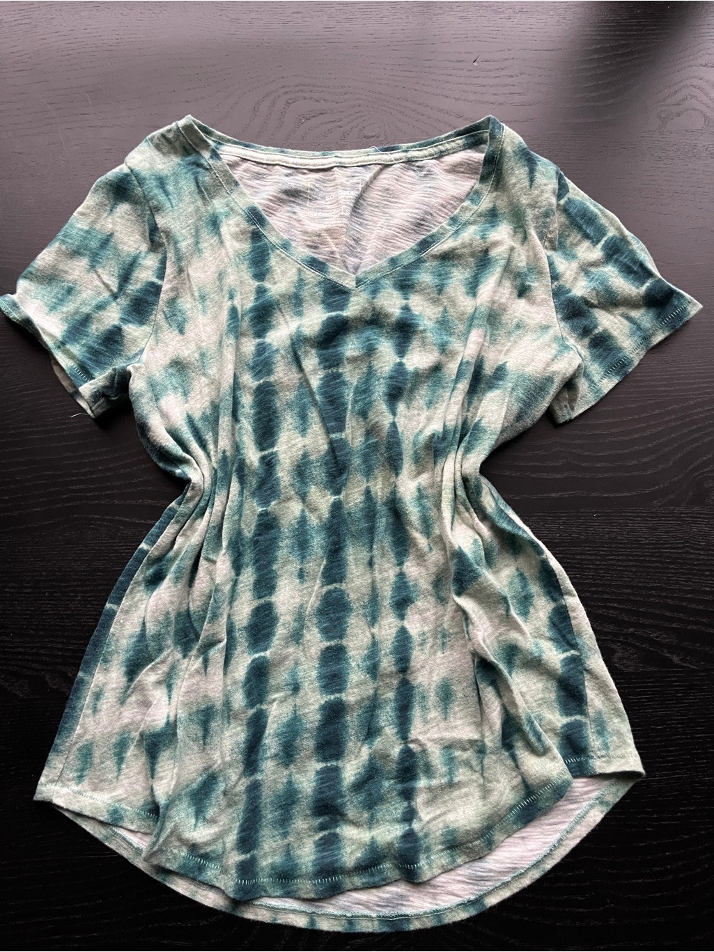 Tie-Dye Sonoma V-Neck Everyday Tee Size S Green & White, Curved High-Low Hem