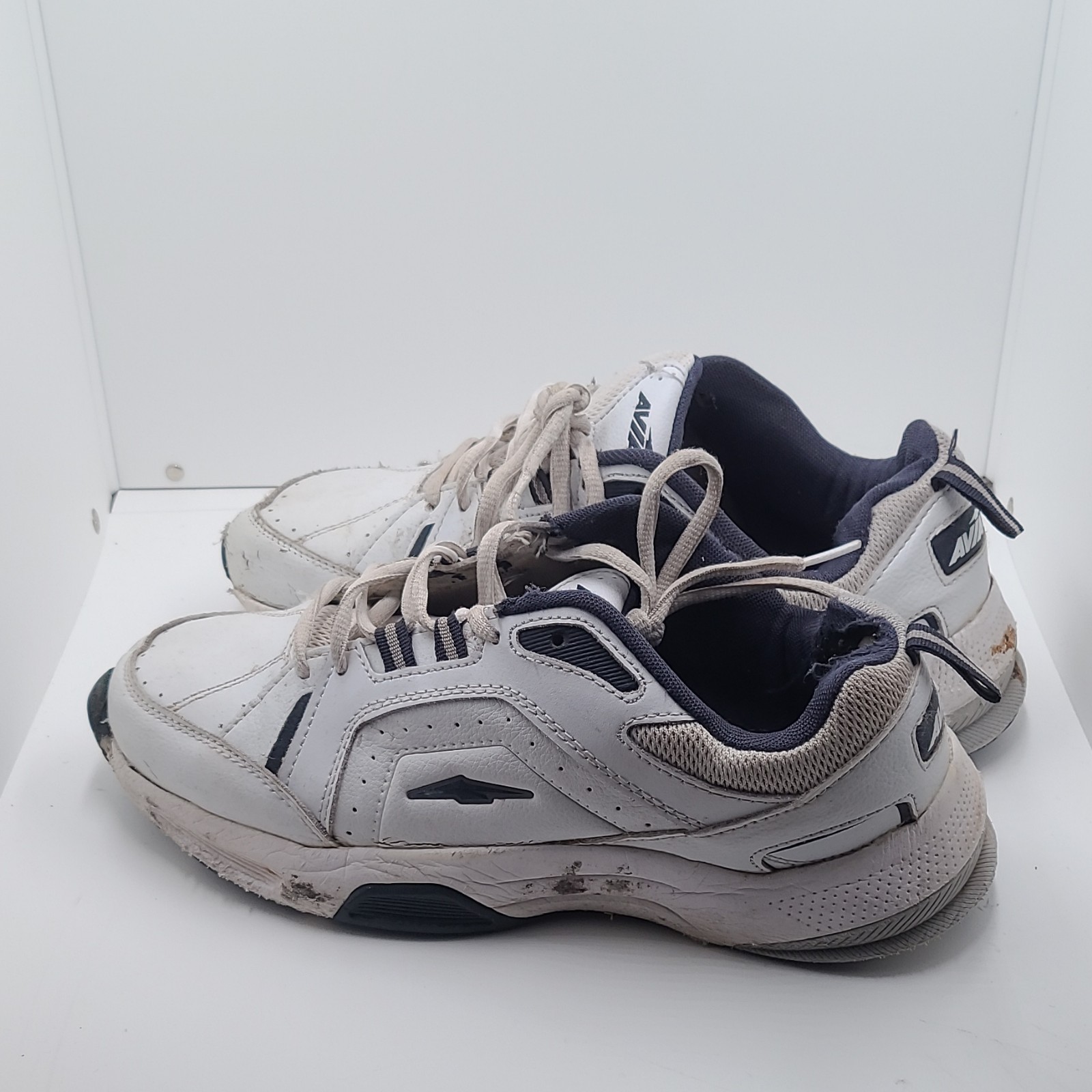 Avia Men’s Low Top White/Navy Lace-Up Solid Athletic Sneakers