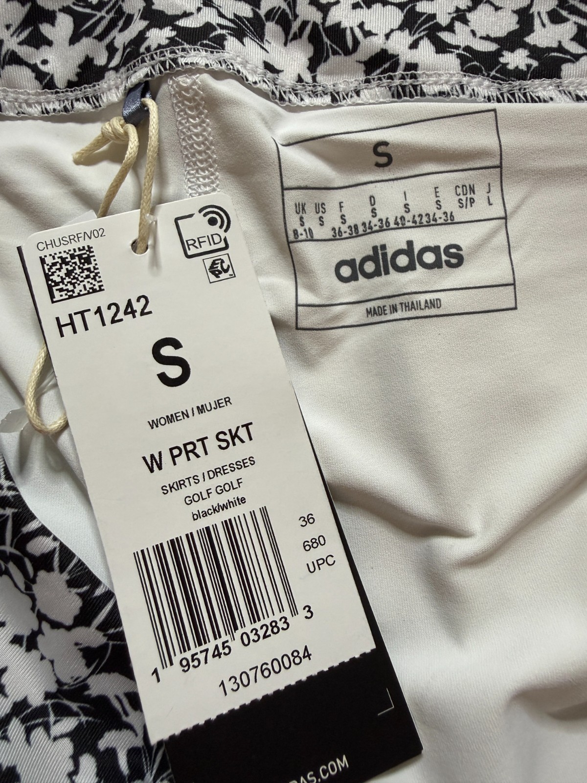 NWT WOMEN’S ADIDAS SKORT – SIZE: SMALL – BLACK / WHITE PRINT (A4.8)