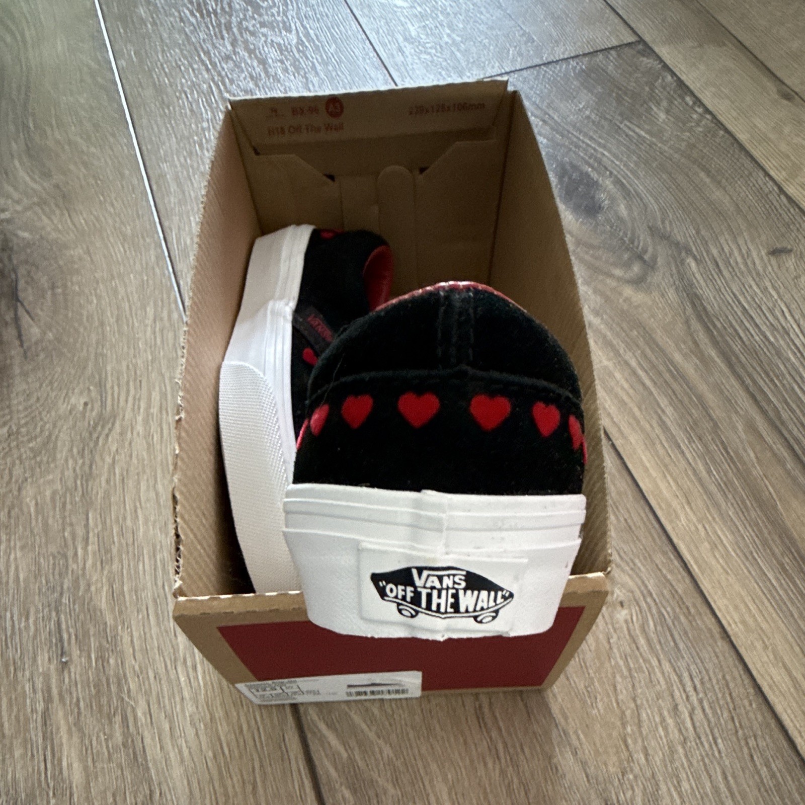 VANS Classic Slip-On Hearts Black/Red Cotton Slip-On Sneakers kids’s 12.5
