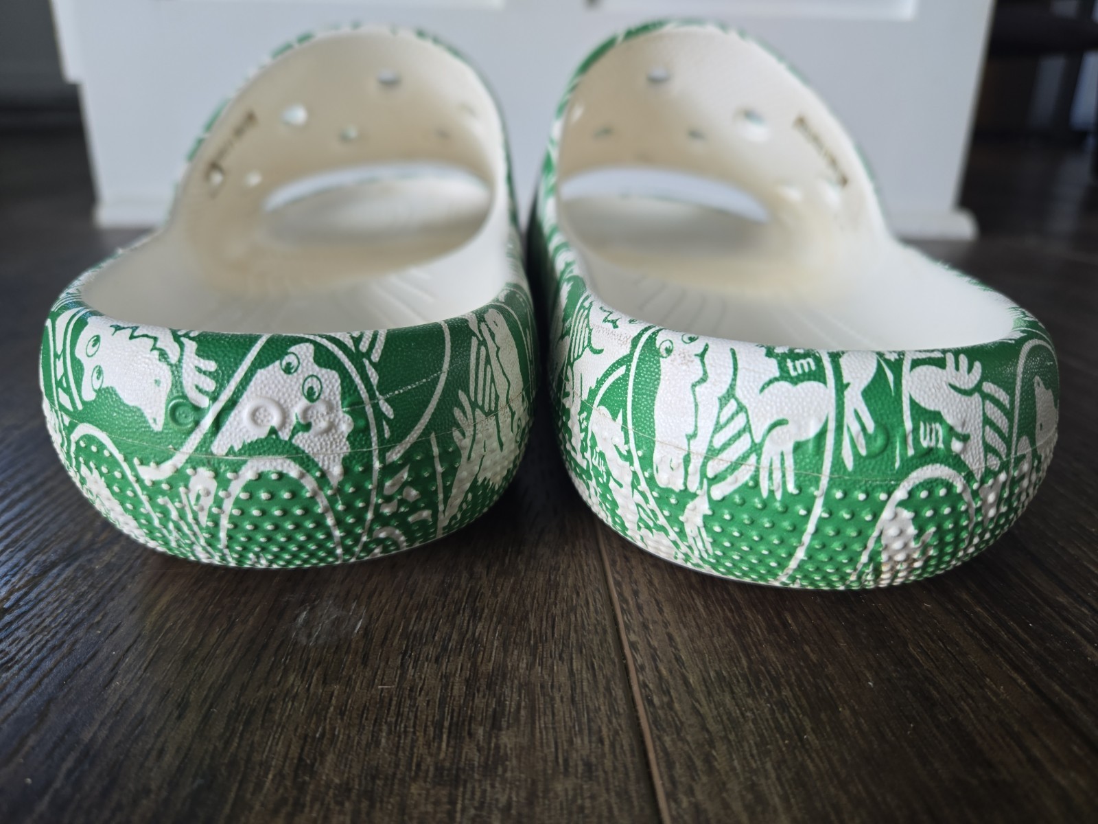 Crocs Classic Duke Crocodile Print Slide V2 M 11 Green Ivy White Sandal Beach