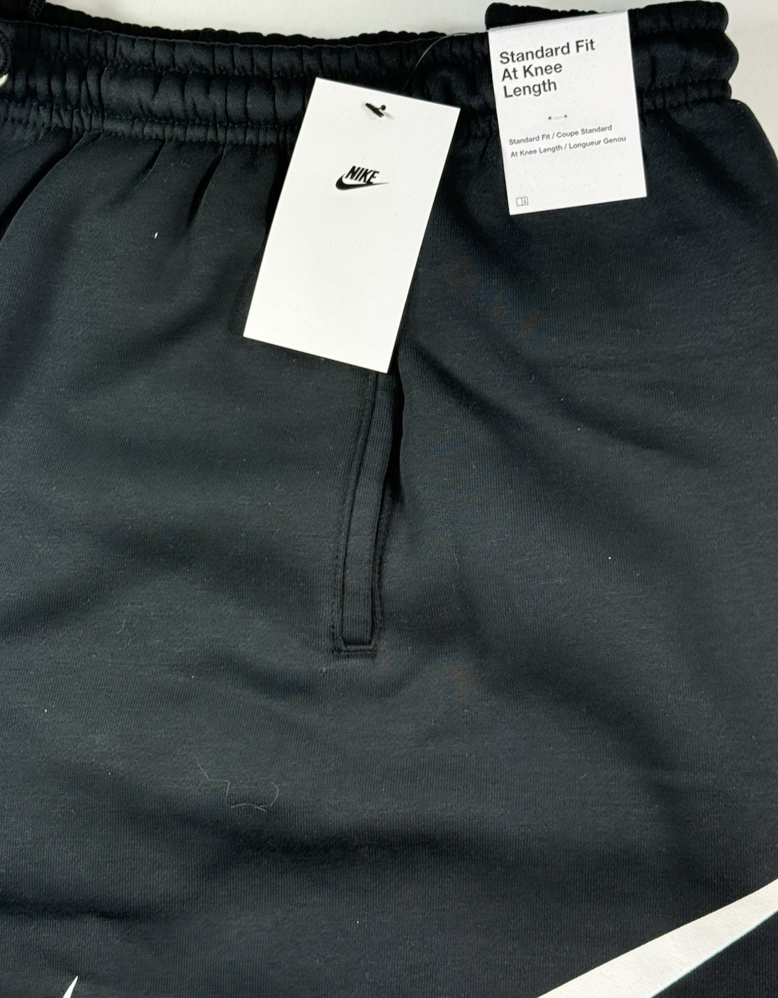 Nike Essential Men’s Club Graphic Fleece Knee Shorts / Black #FN3906-010 / NWT