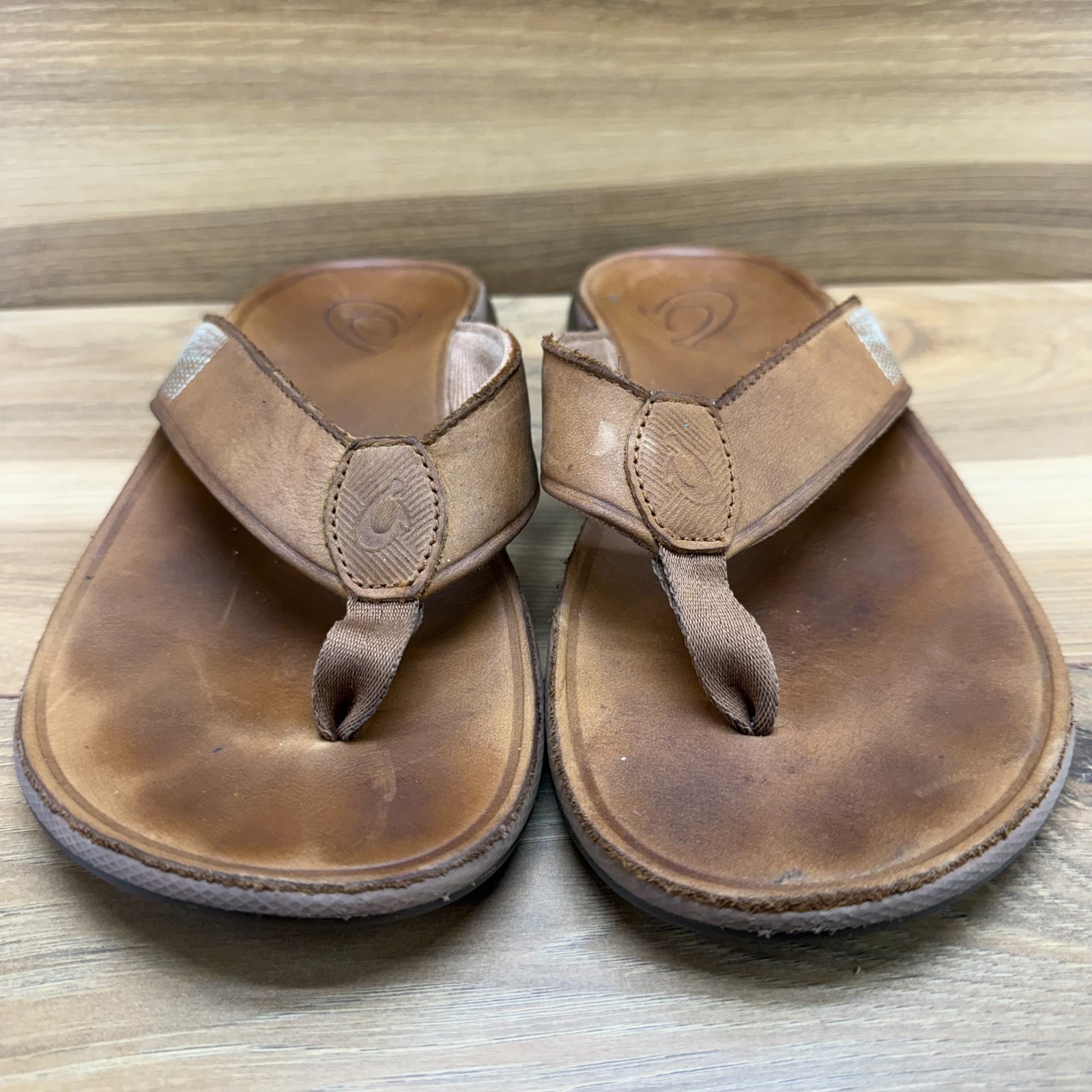 Olukai Tuahine Sandals Mens 9 EU 42 Tan Travel Summer Resort Flip Flop Thong