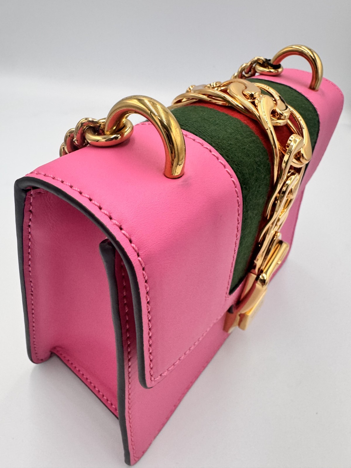 Authentic Gucci Sylvie Small Pink Leatheer Shoulder Bag Gold Chain Webstripe