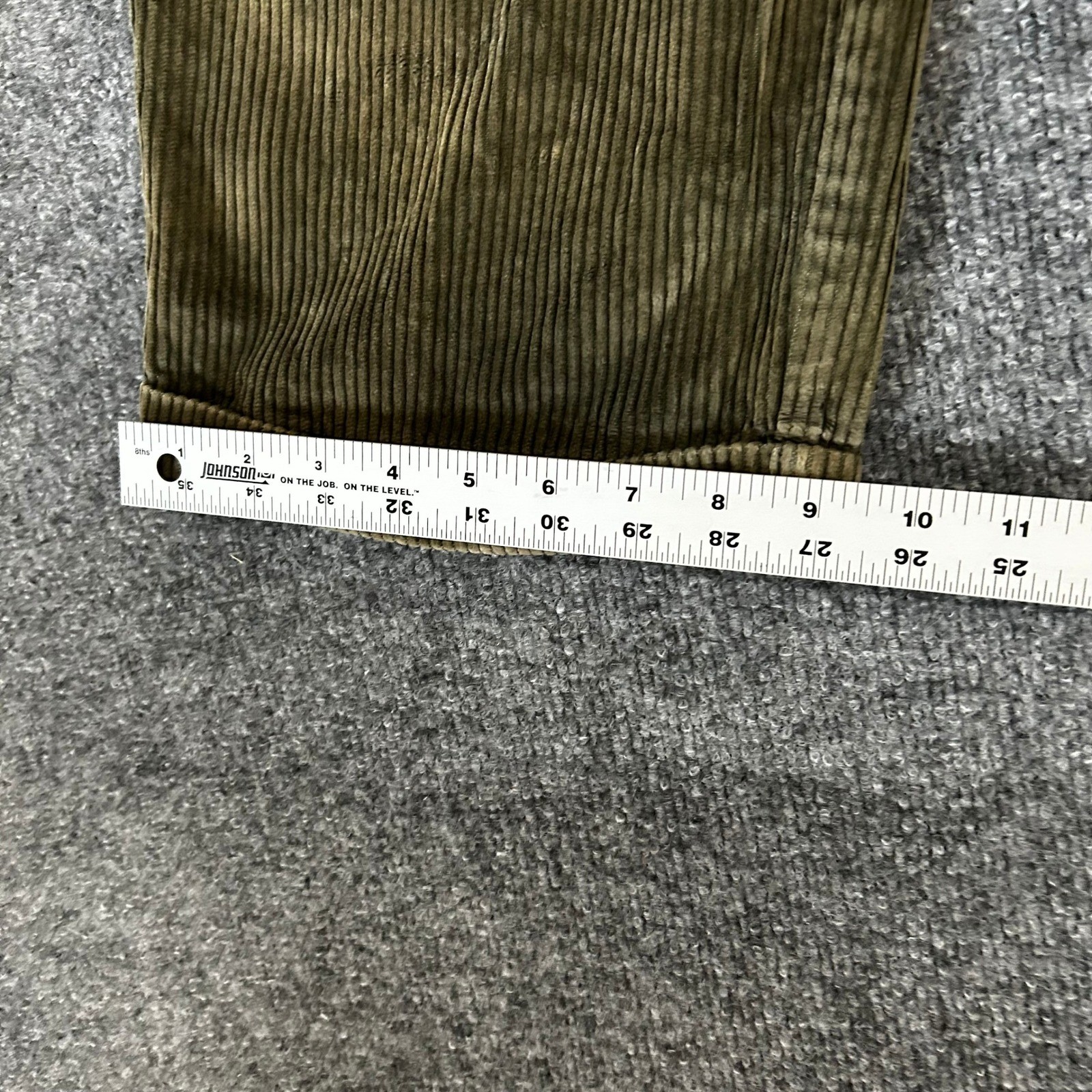 Dockers Corduroy Pants Mens 42/32 Olive Green Pleated Wide Wale Relaxed Fit Cuff