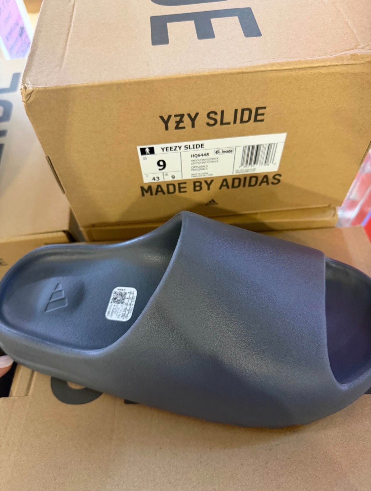 yeezy slides onyx size 6-12 Fast Shipping