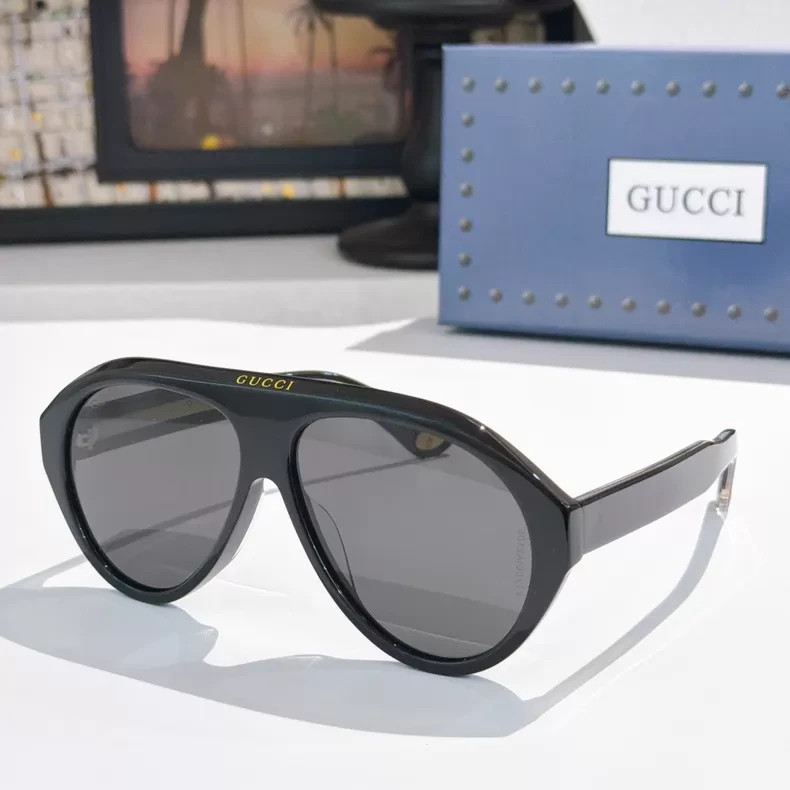 NEW Gucci GG0479S 60-13-150 Classic Unisex Black Frame Sunglasses