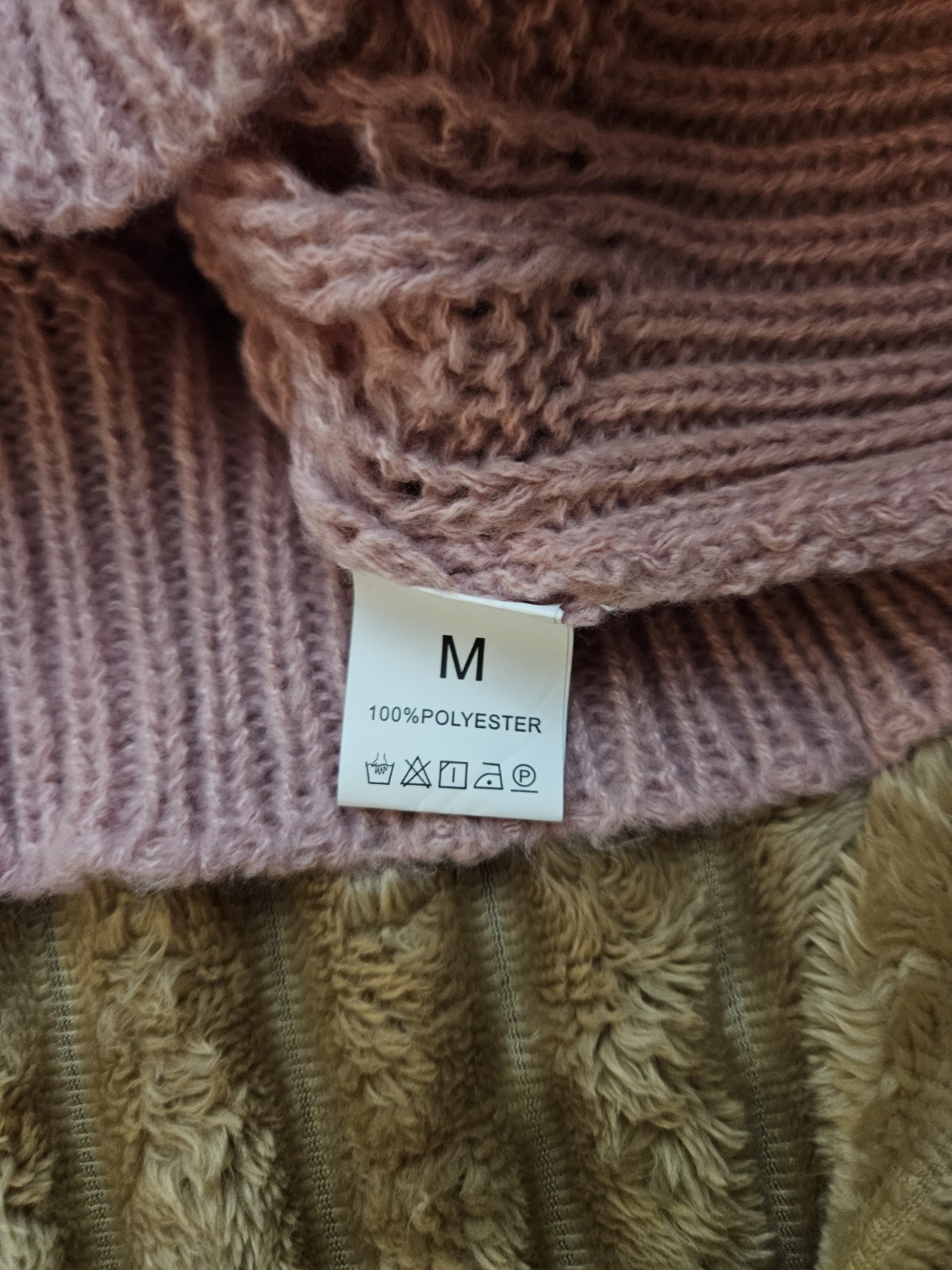 Women’s Pink Cable-Knit Skull Pullover Sweater Crew Neck Long Sleeve M