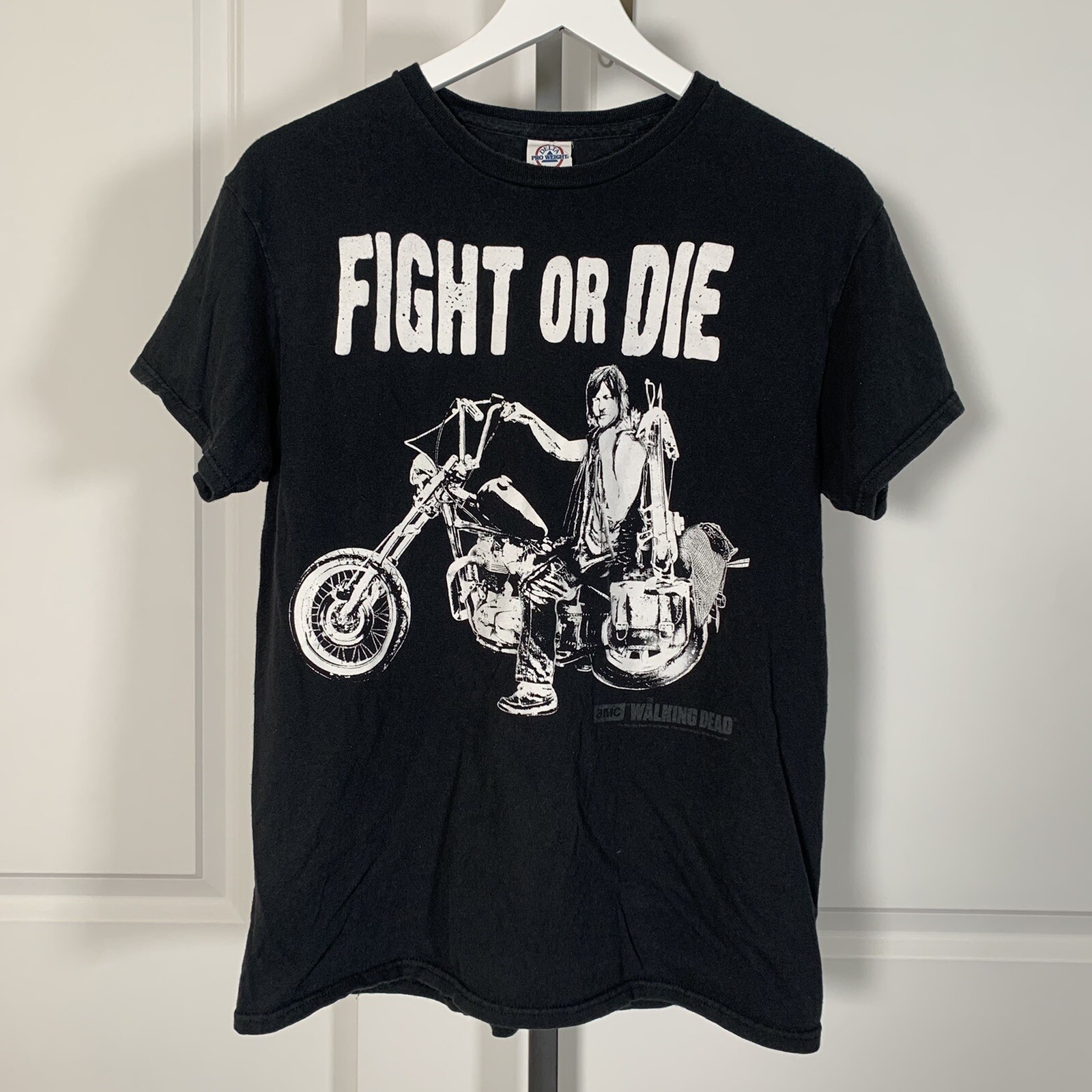 Fight or Die Black T-Shirt Walking Dead Daryl Dixon Delta Pro Weight Mens M