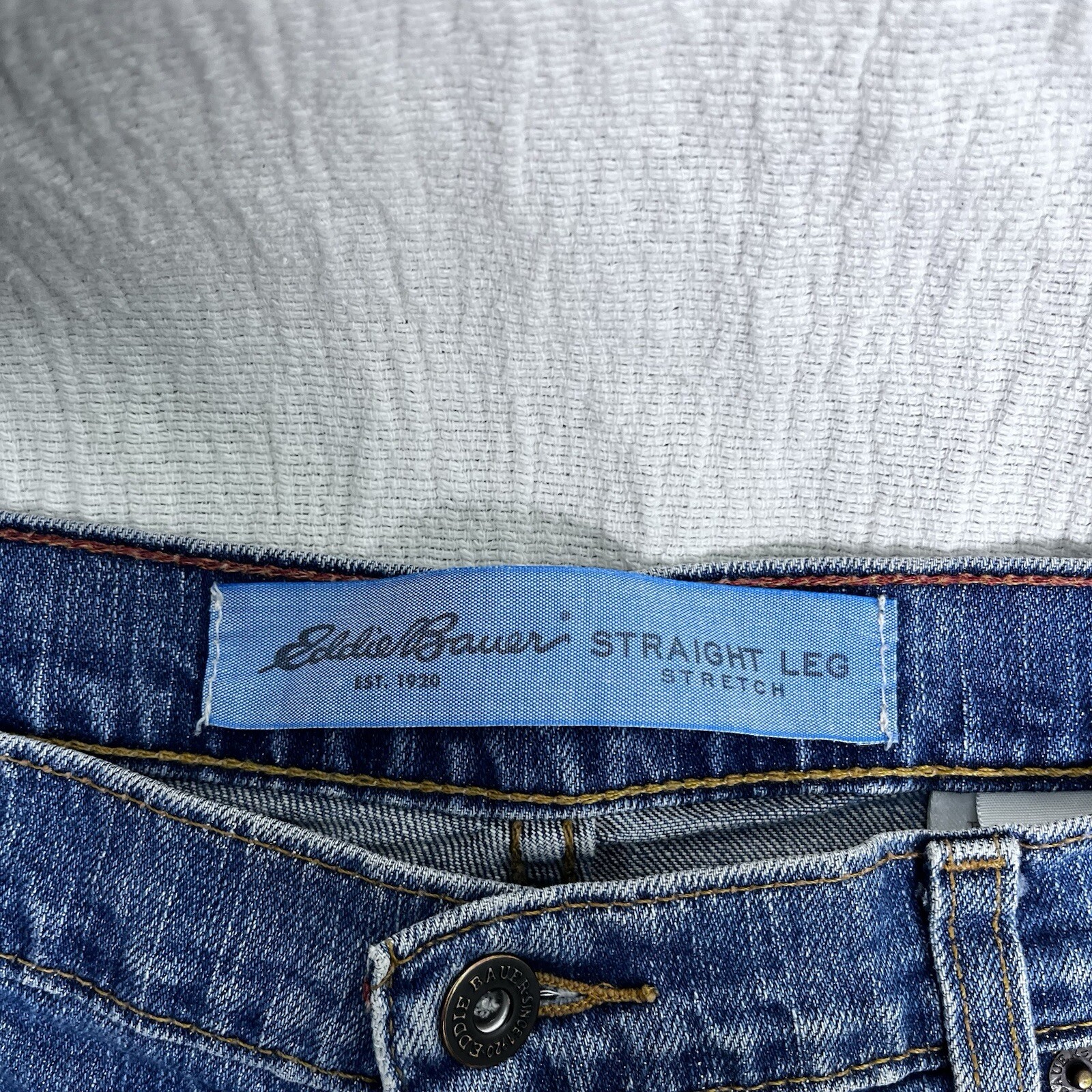Eddie Bauer Natural Fit Jeans Women’s Size 12 Straight Leg Cotton Blend Denim