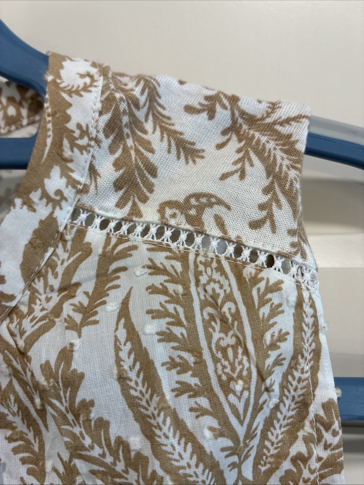 NWT LOFT Paisley Tank Top Button Up Sleeveless Blouse Beige White Petites SZ LP