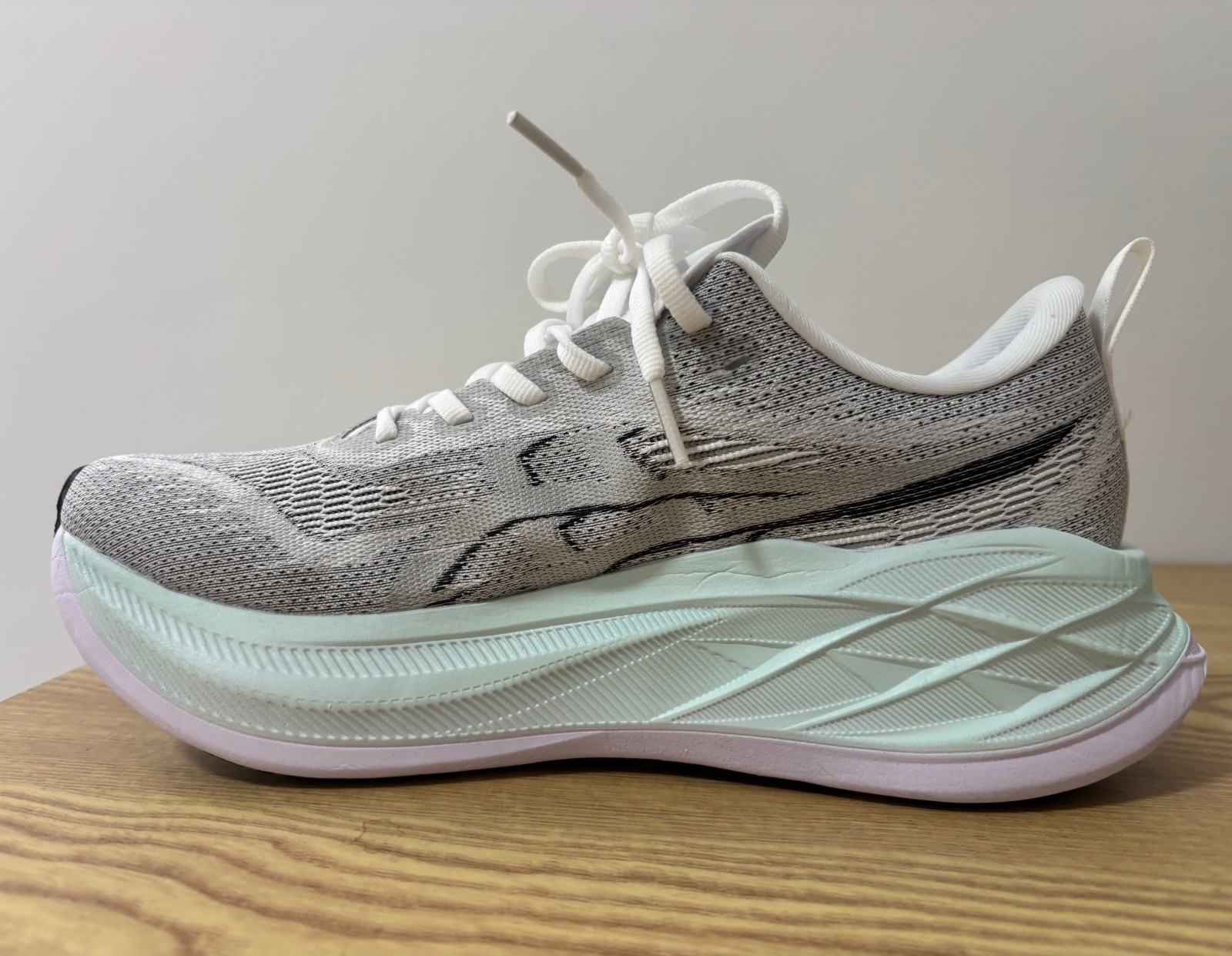 Asics Superblast 2 Men Shoe Running Sneaker White Cool Grey US 11 No Box
