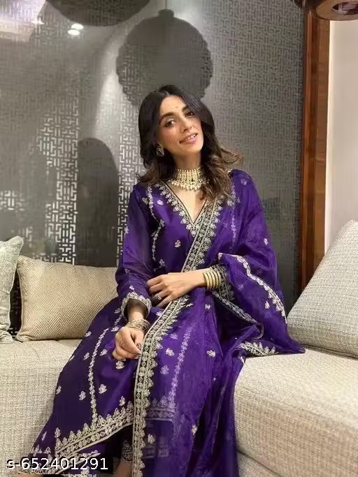 WOMEN EMBROIDERED WORK KURTI WITH PANT WITH WORK DUPATTA SET