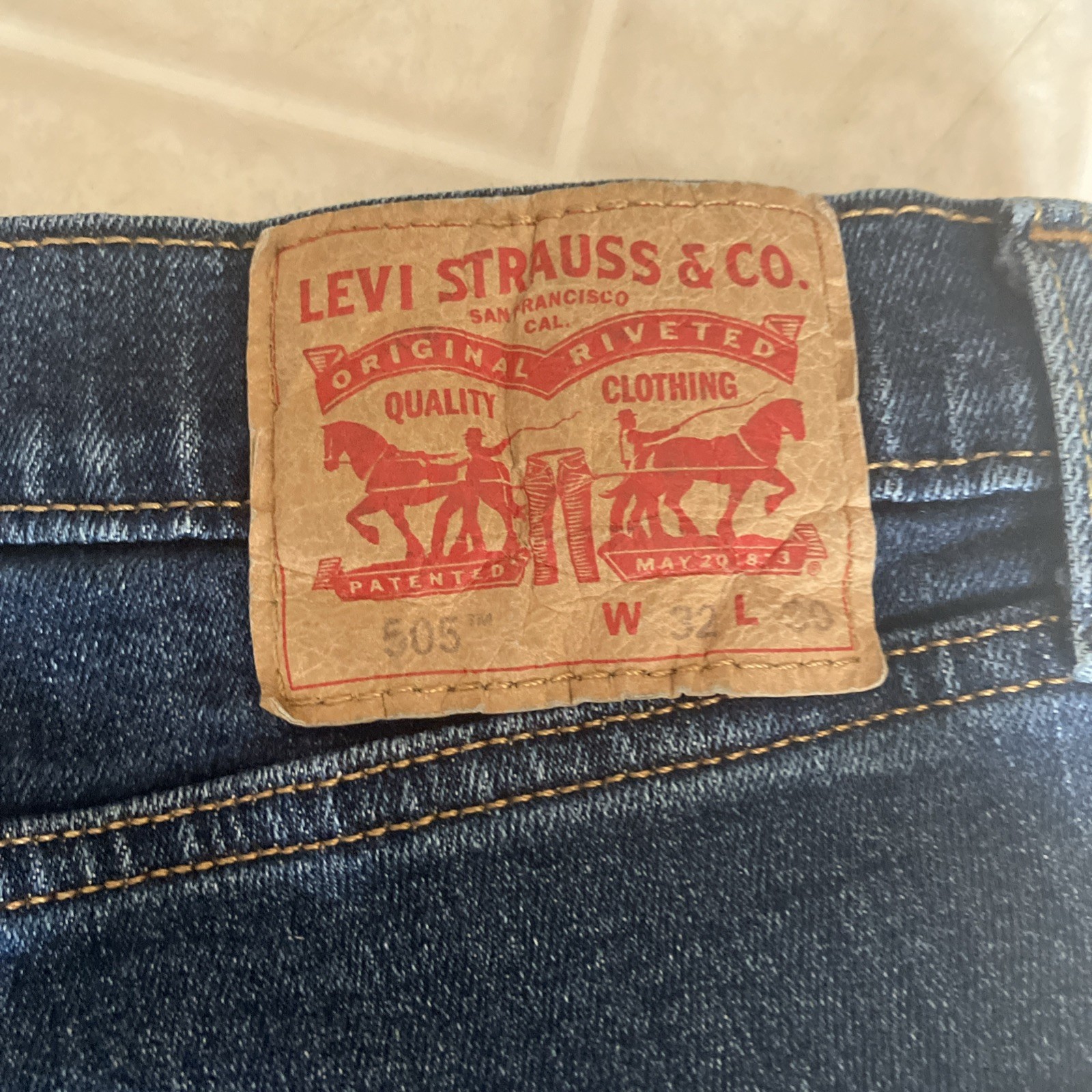 Levi’s Y2K Regular Fit Straight Blue Denim Jeans 5-Pocket Machine Washable