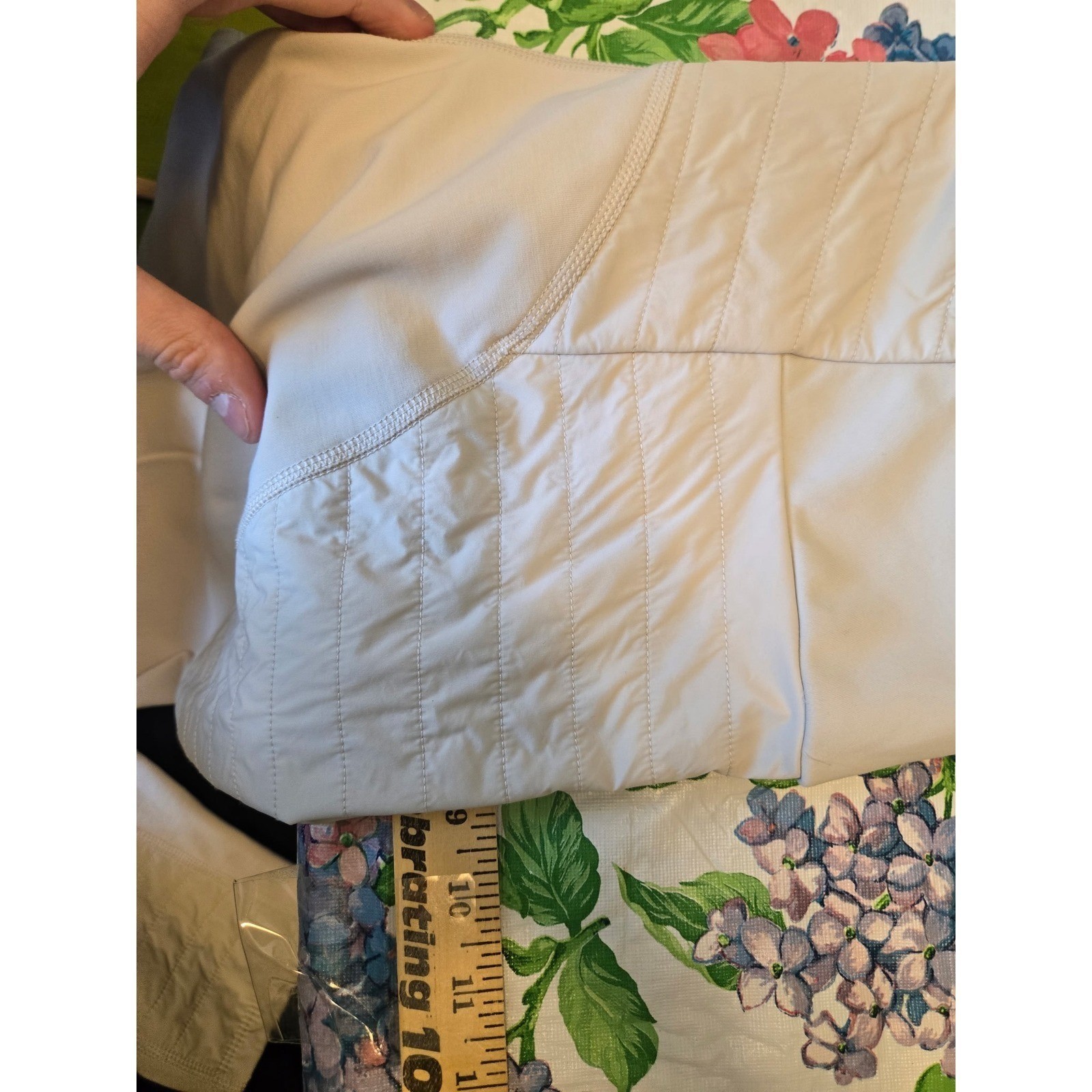 Athleta Peak Hybrid Fleece Tight Leggings Womens S Off White Quilted Insulated