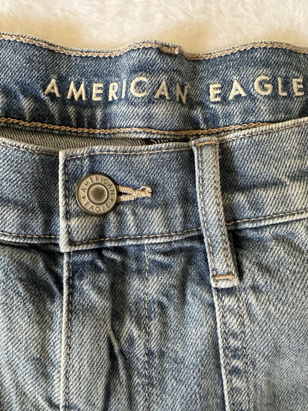 American Eagle High Waisted Utility Denim Shorts Size 8 Light Wash Patch Pocket