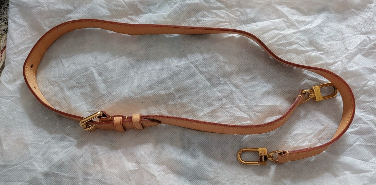 Louis Vuitton Adjustable Shoulder Strap Beige w/ Gold Hardware Buckle Accent.