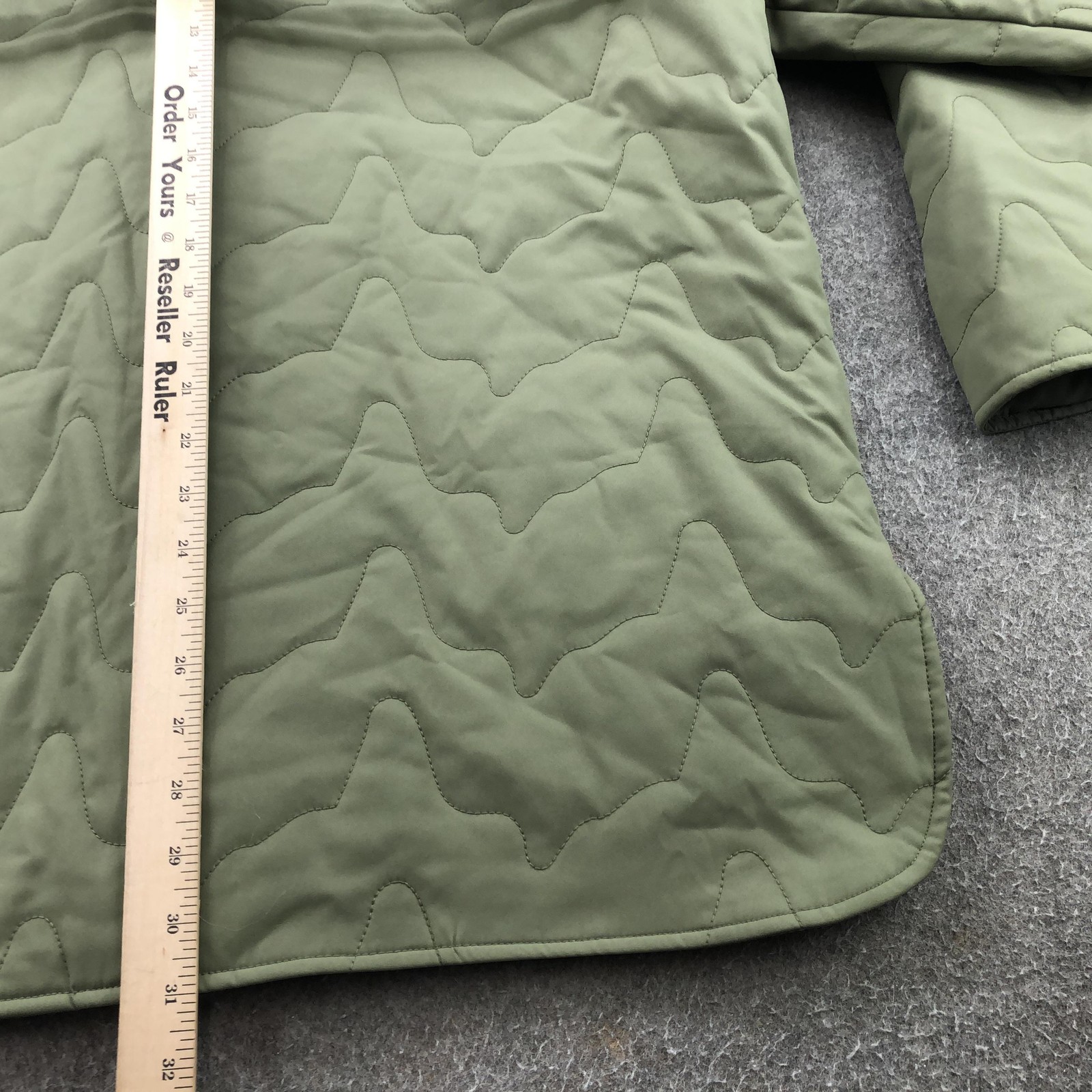 BASS Outdoor Jacket Women Large Green Olive Quilted Snap Front Insulated Pockets