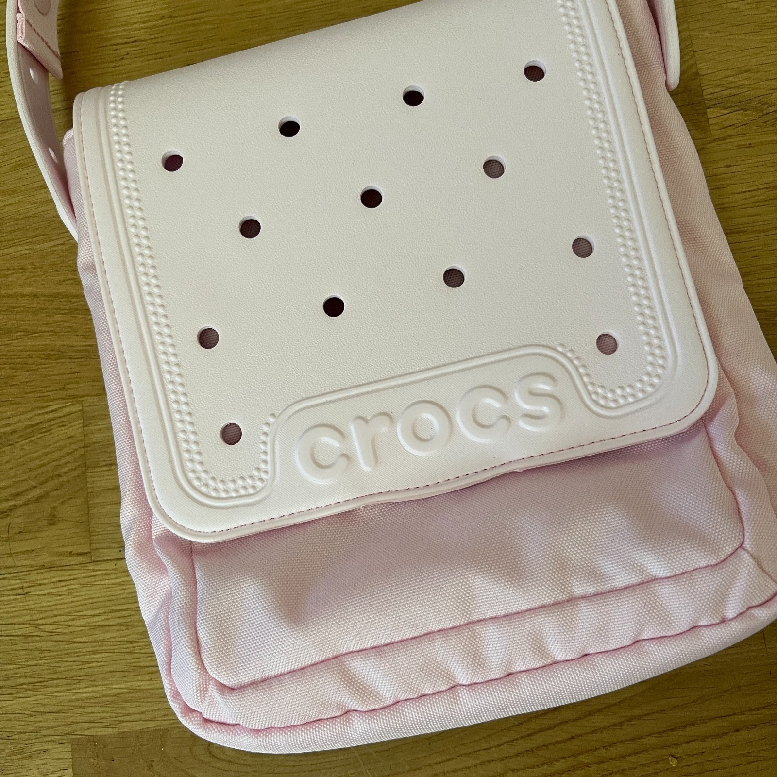 Crocs Classic Crossbody Bag – Color: Milk Pink **NEW**